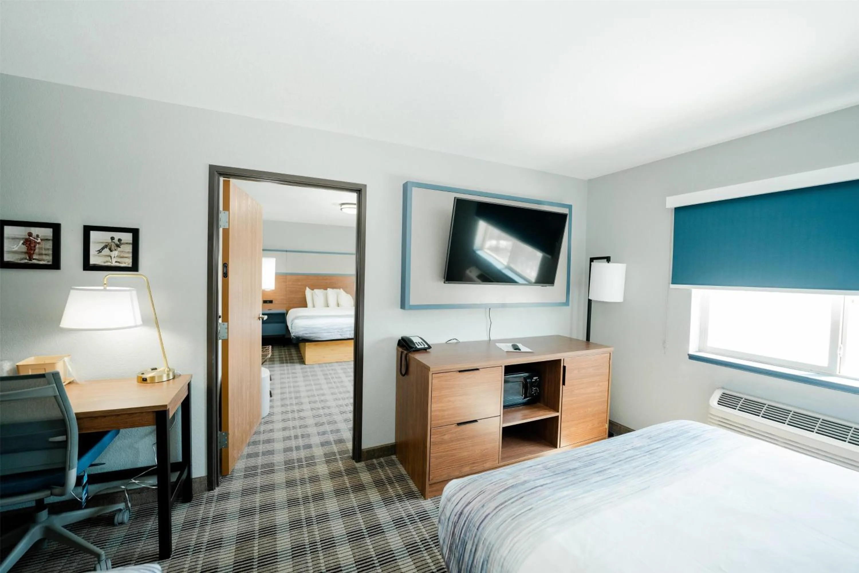 Photo of the whole room, Bed in AmericInn by Wyndham Tomahawk