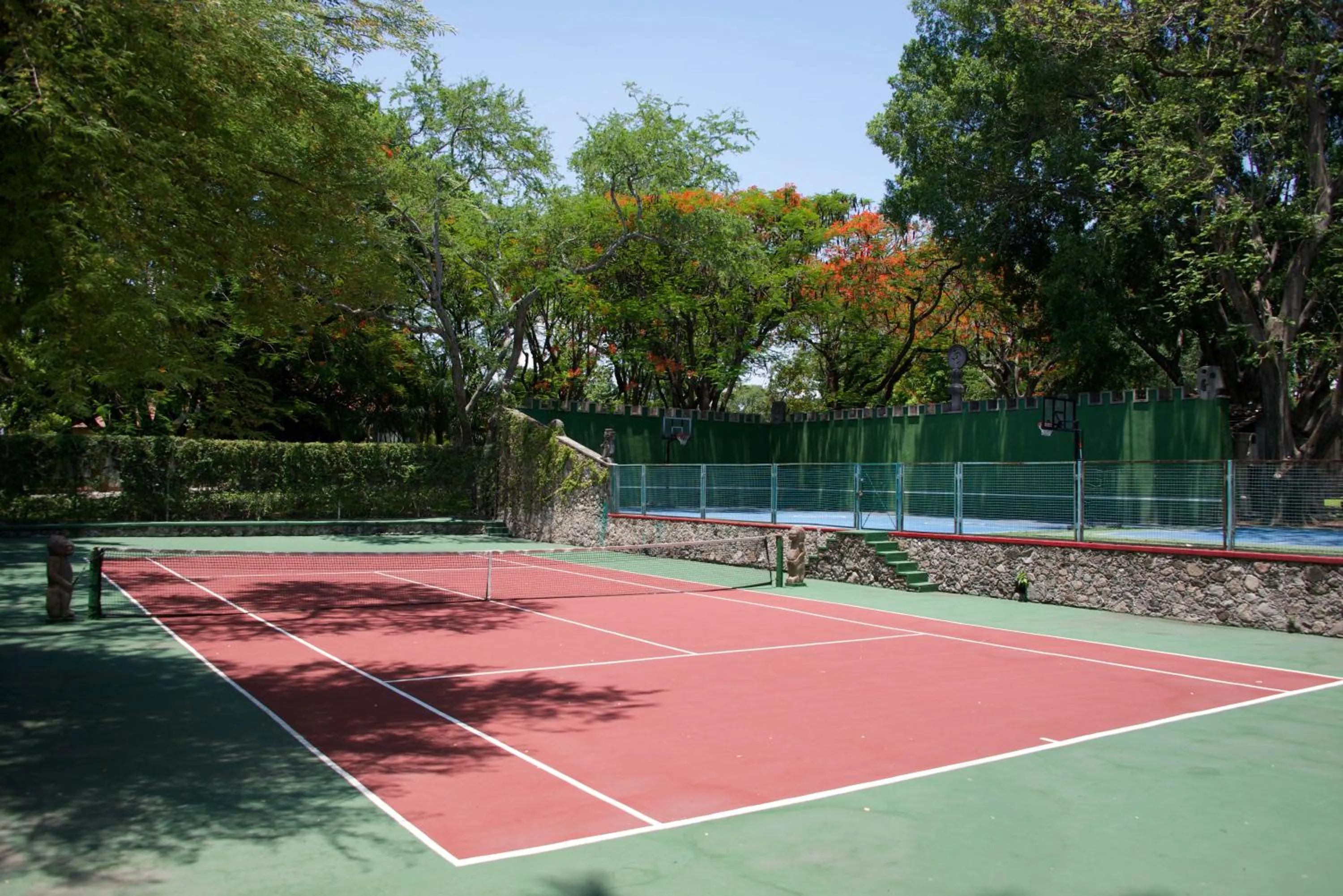 Tennis court in Hotel Hacienda Vista Hermosa