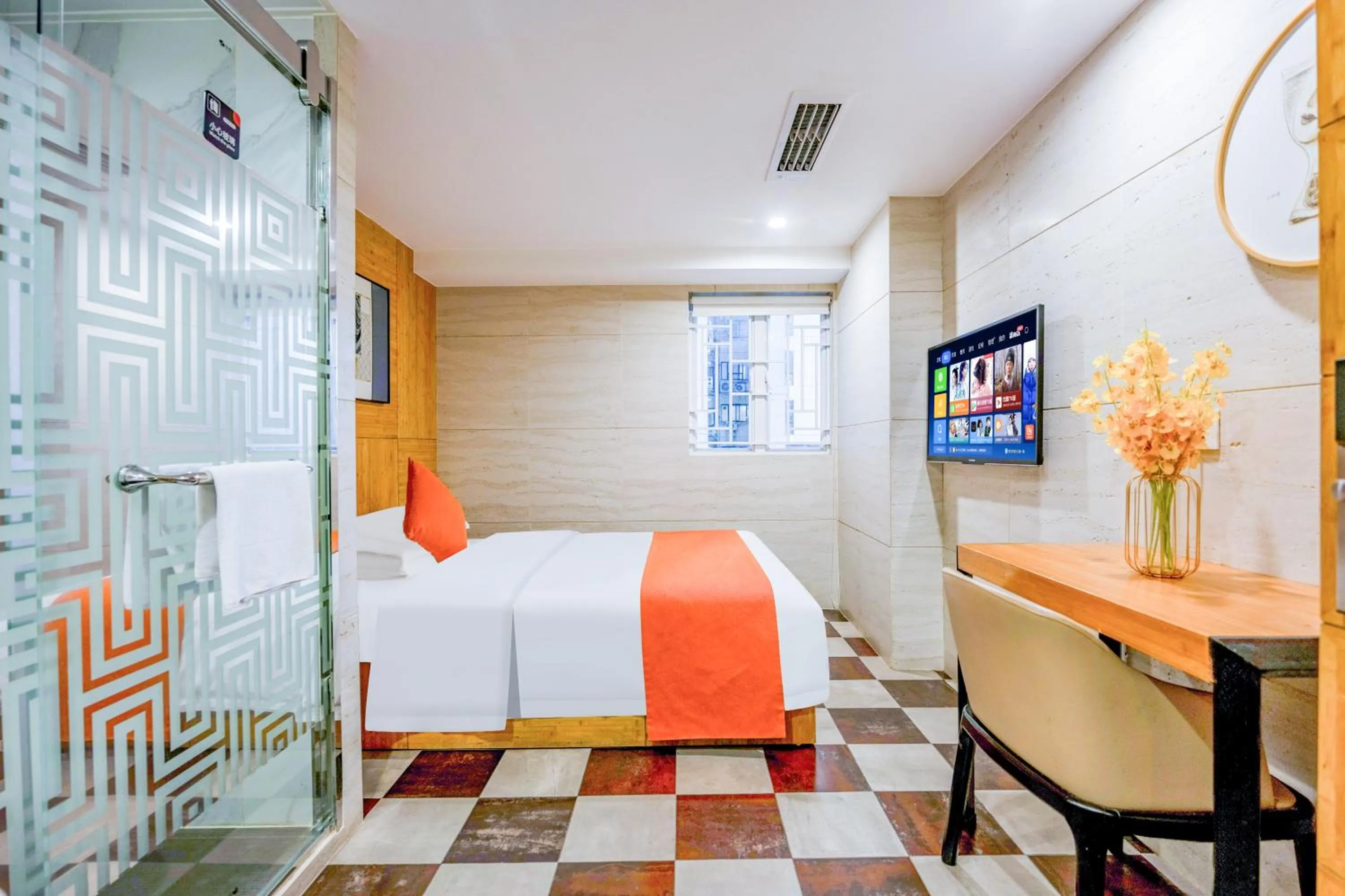 Photo of the whole room, Bed in Guangzhou Timmy Hotel