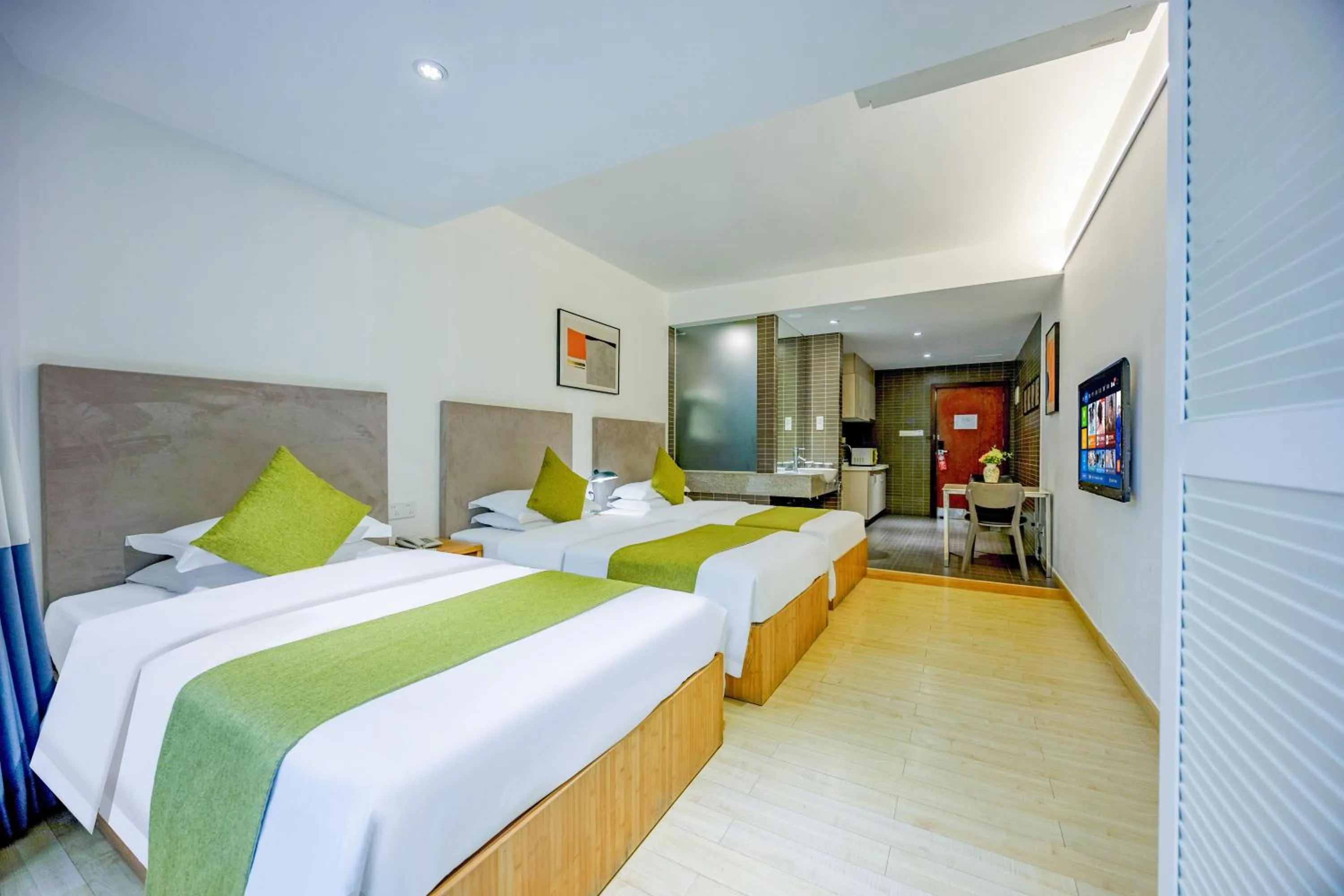 Photo of the whole room, Bed in Guangzhou Timmy Hotel