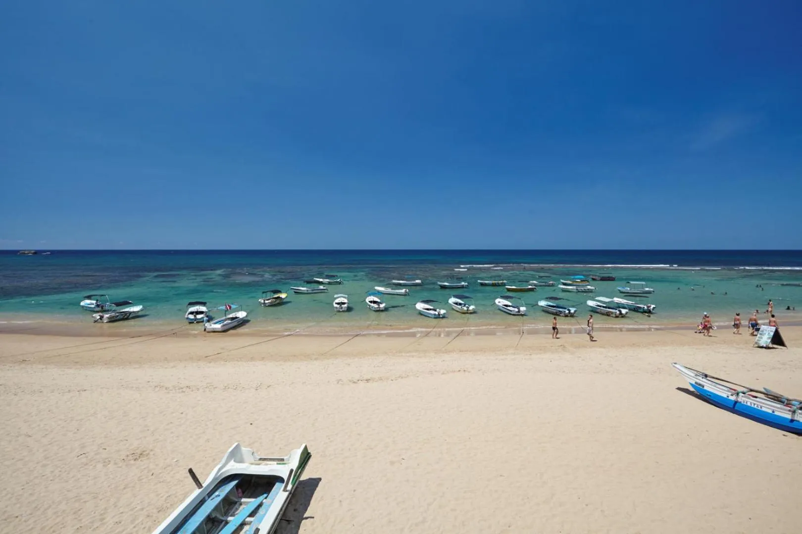 Beach in Coral Sands Hotel