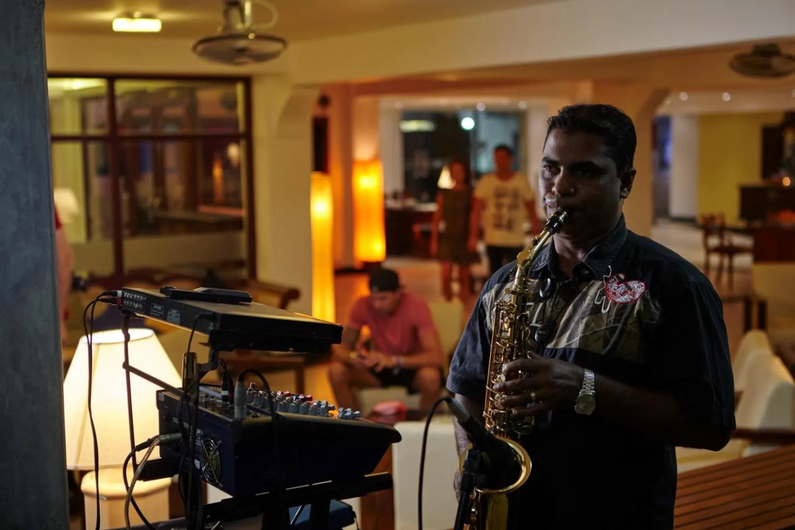 Evening entertainment in Coral Sands Hotel