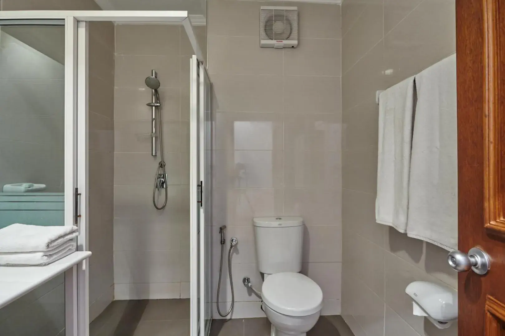 Bathroom in Coral Sands Hotel Bathroom in Coral Sands Hotel