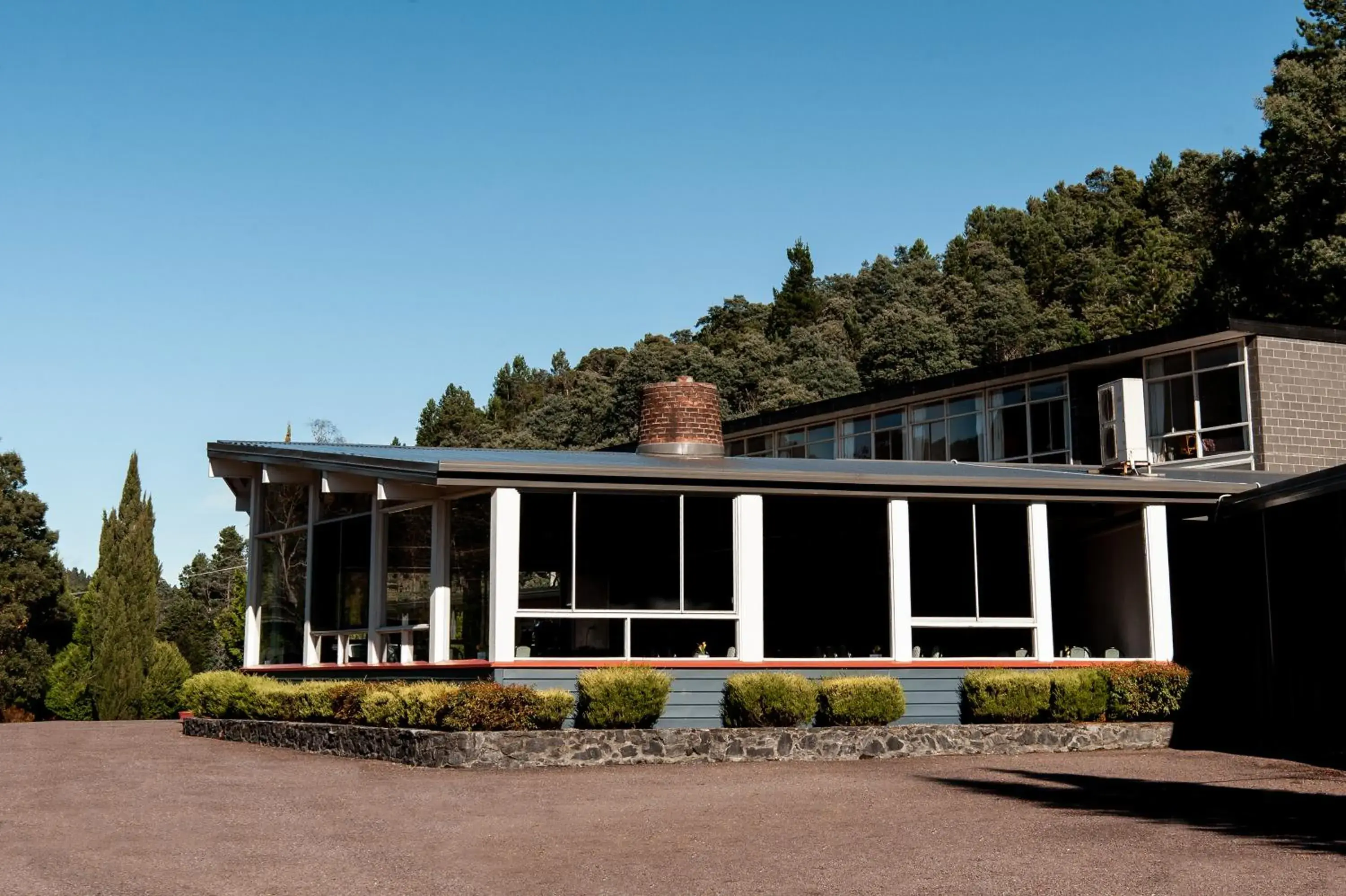 Property building in Silver Hills Motel Property building in Silver Hills Motel