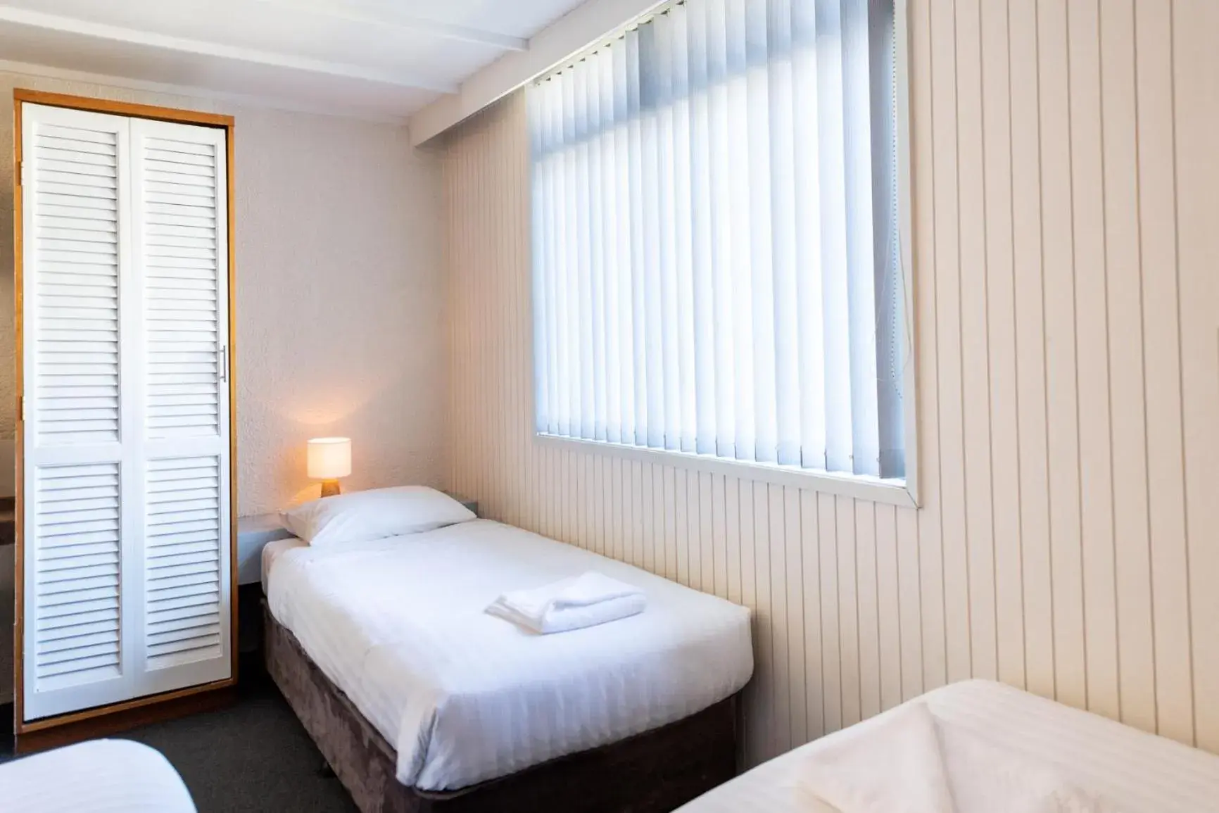 Bed in Silver Hills Motel Bed in Silver Hills Motel