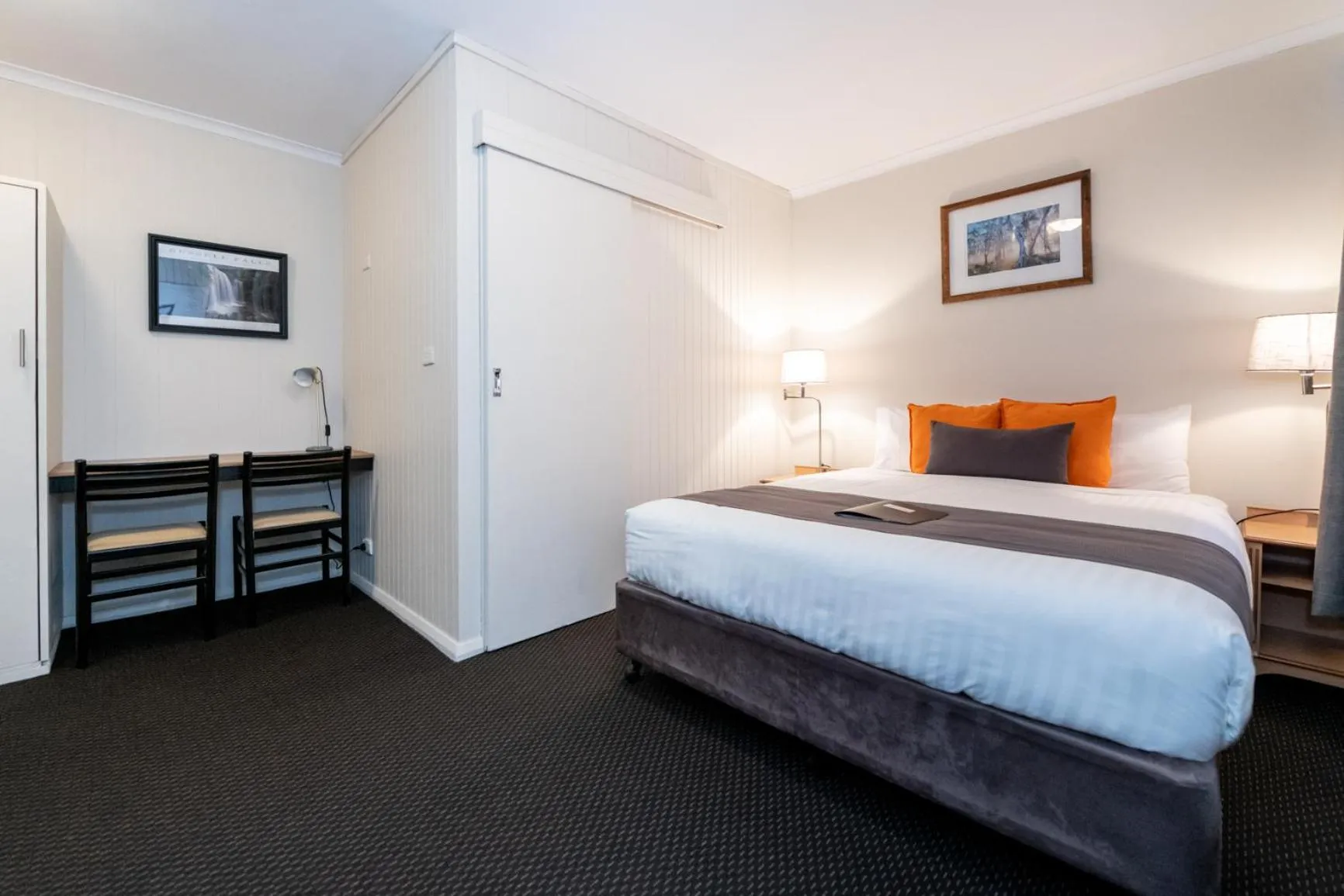 Photo of the whole room, Bed in Silver Hills Motel