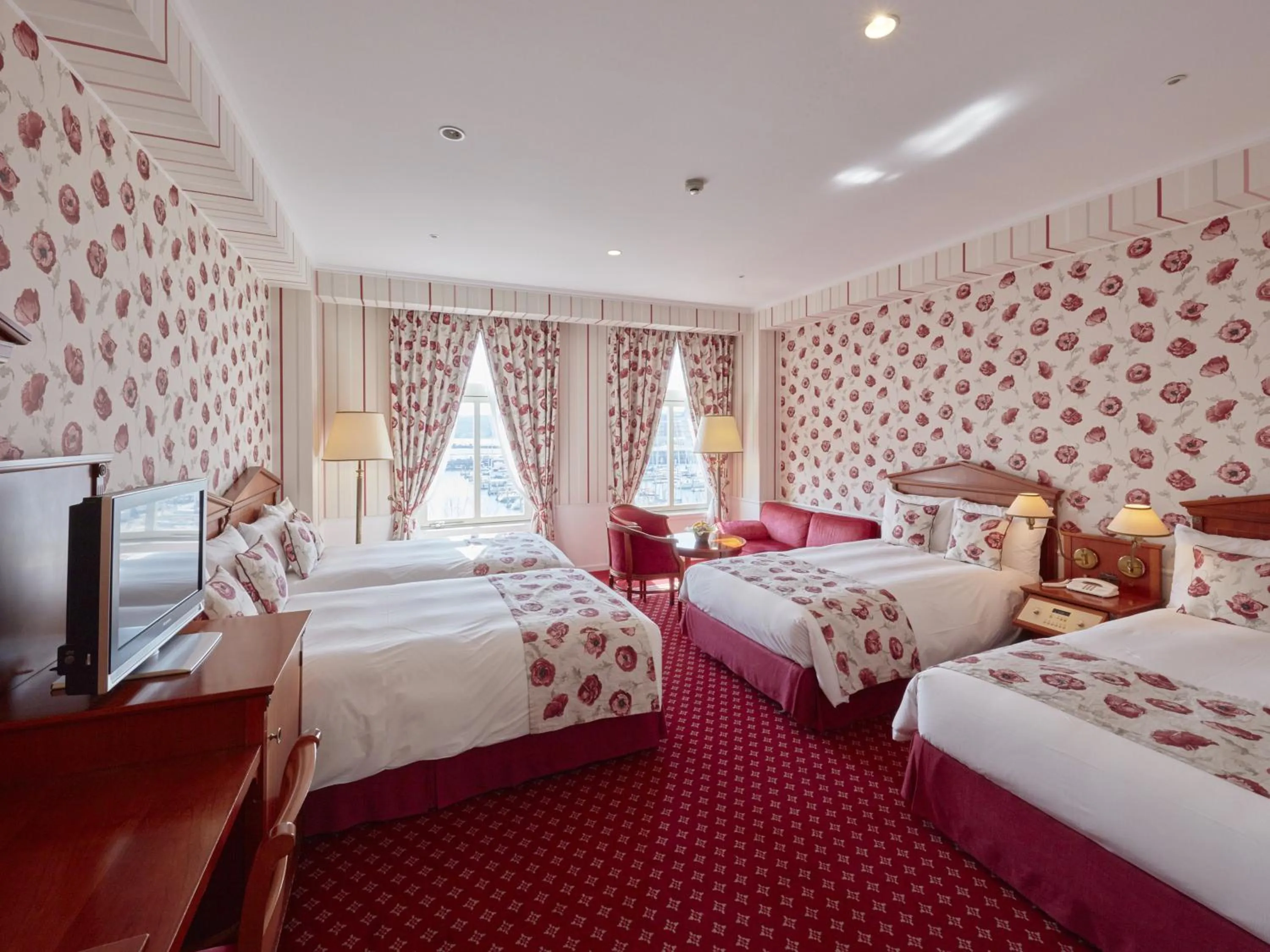 Photo of the whole room, Bed in Hotel Amsterdam Huis Ten Bosch