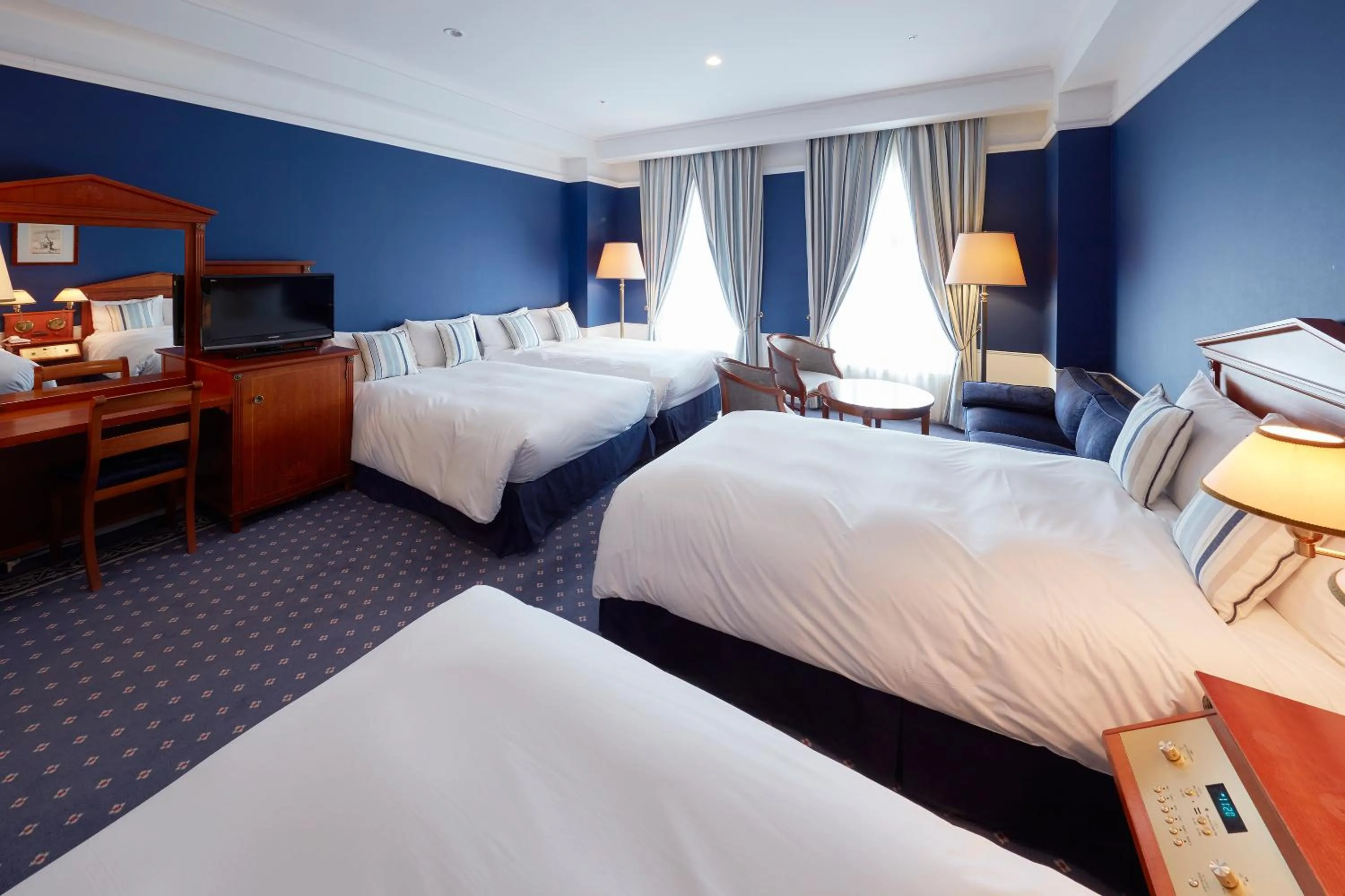 Photo of the whole room, Bed in Hotel Amsterdam Huis Ten Bosch