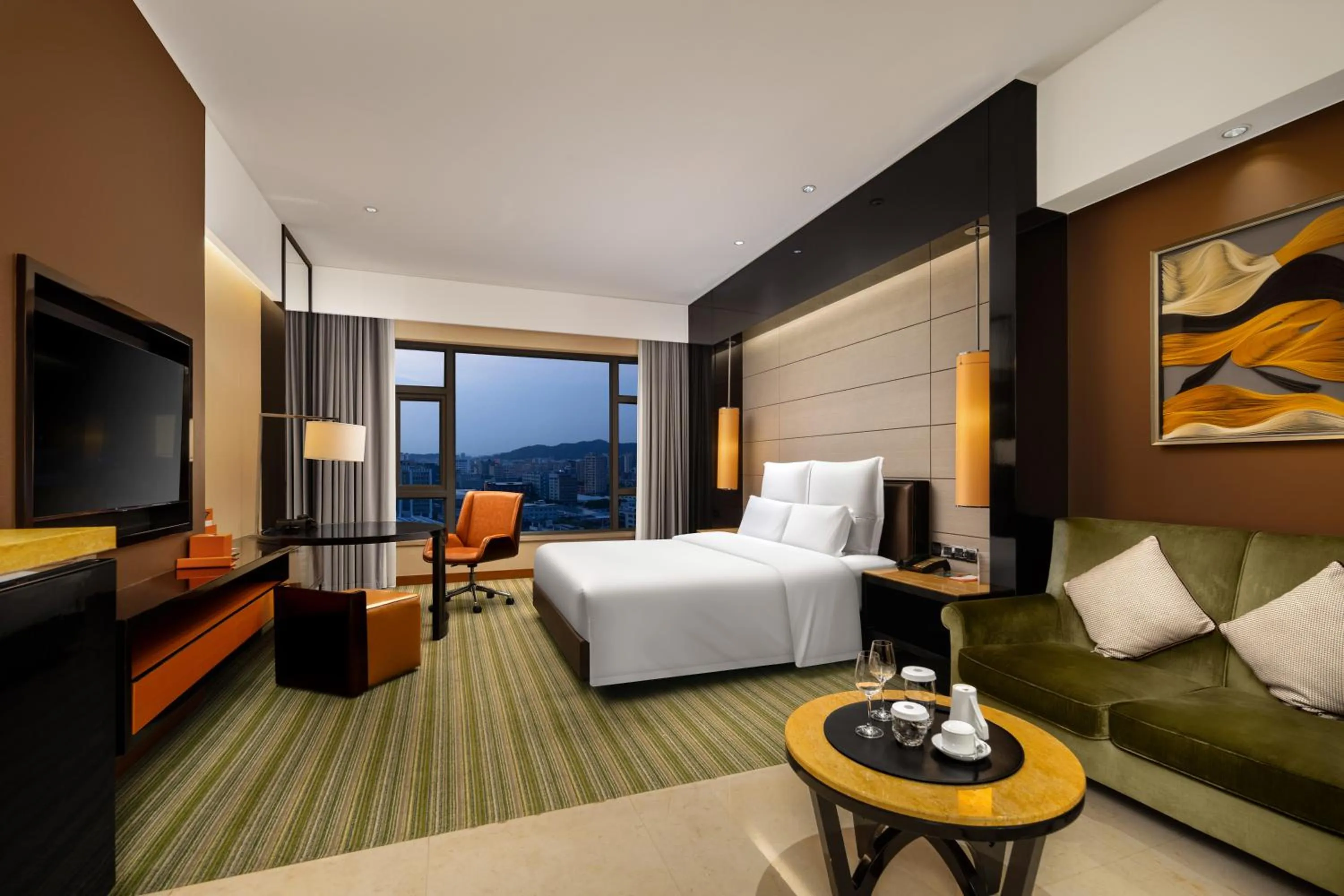 Photo of the whole room, Bed in Pullman Dongguan Changan