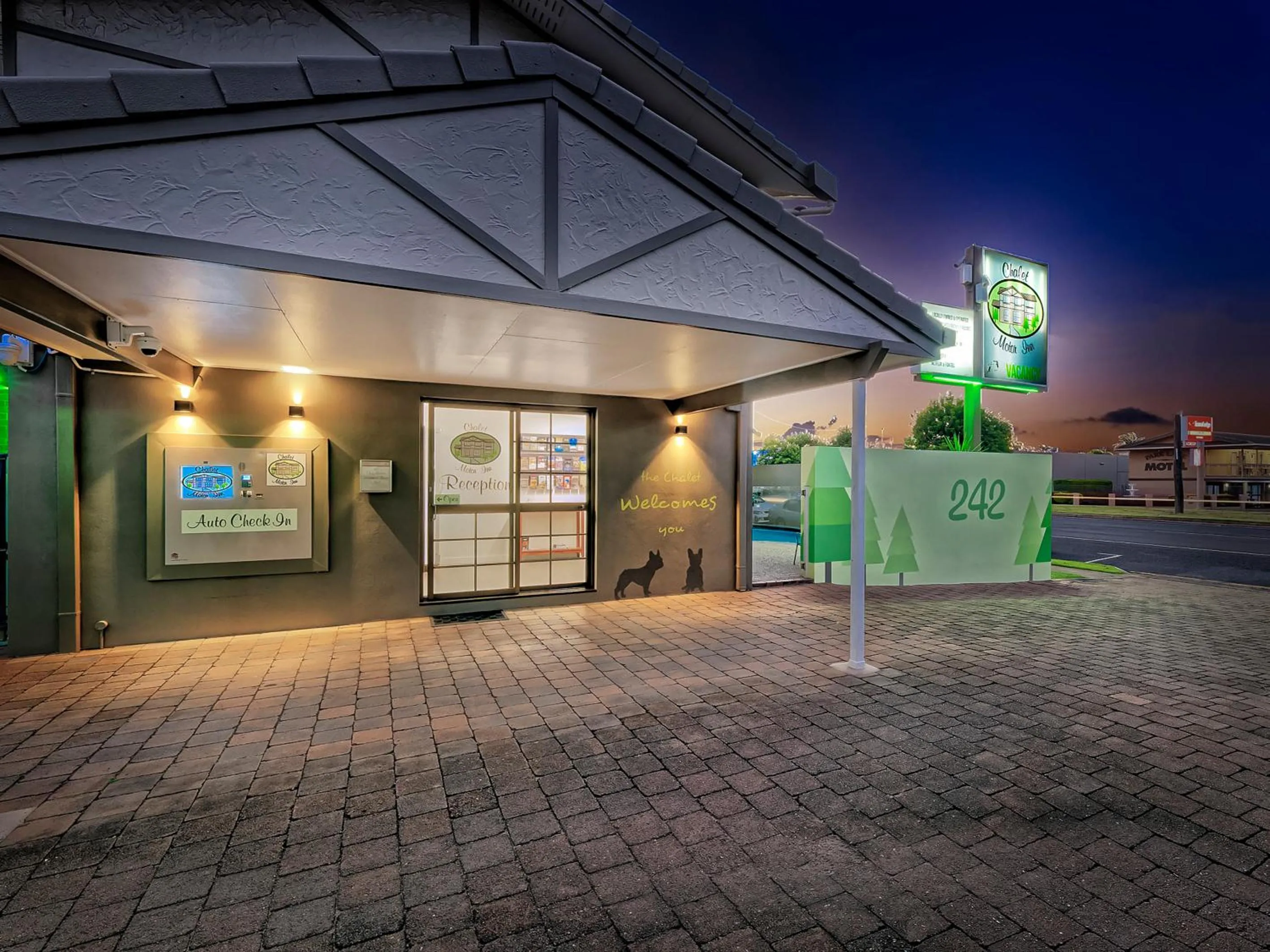 Property building in Chalet Motor Inn