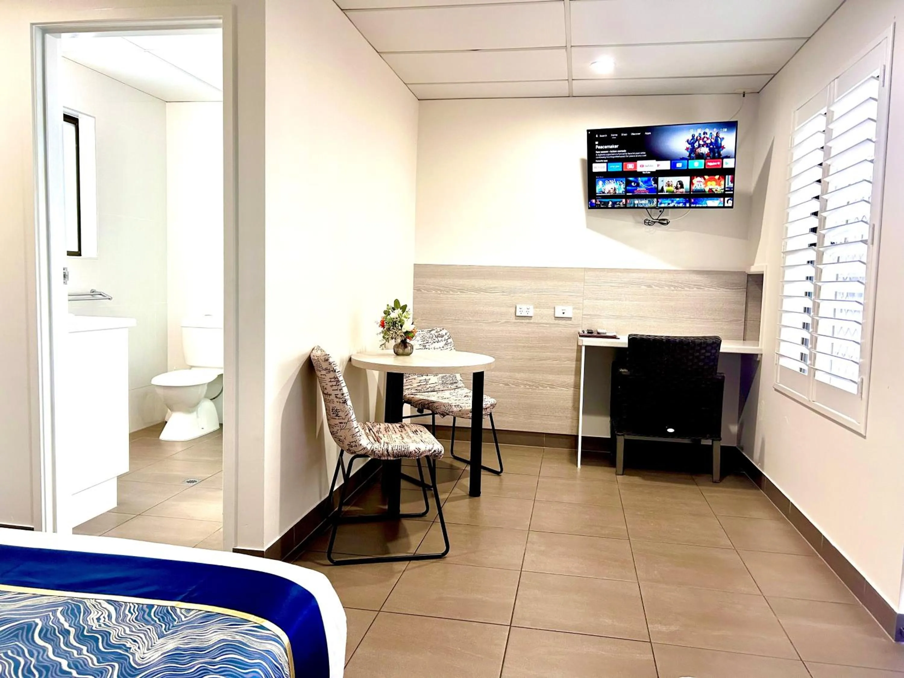 Bathroom in Chalet Motor Inn