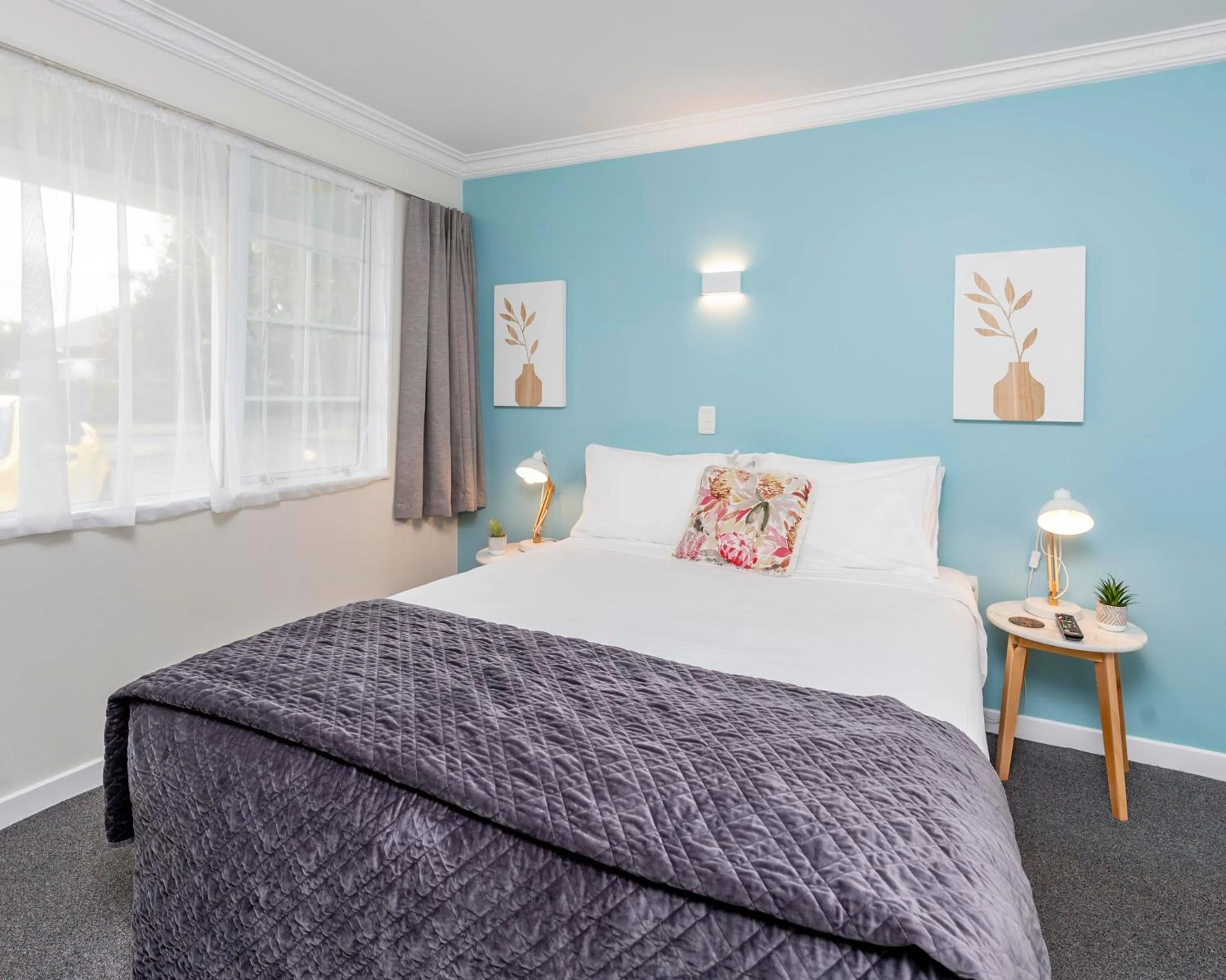 Bed in Kings Court Motel