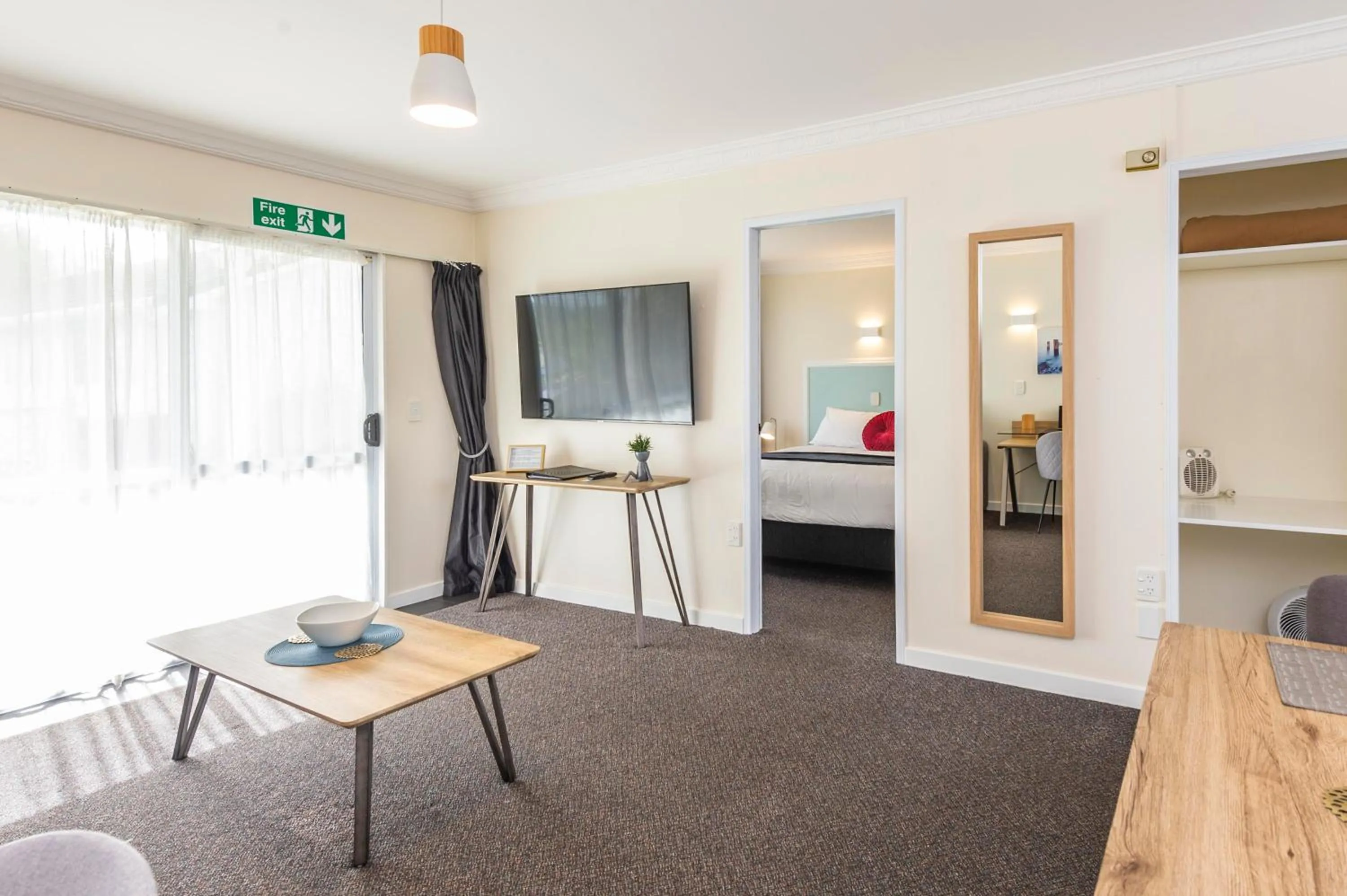 Bed in Kings Court Motel