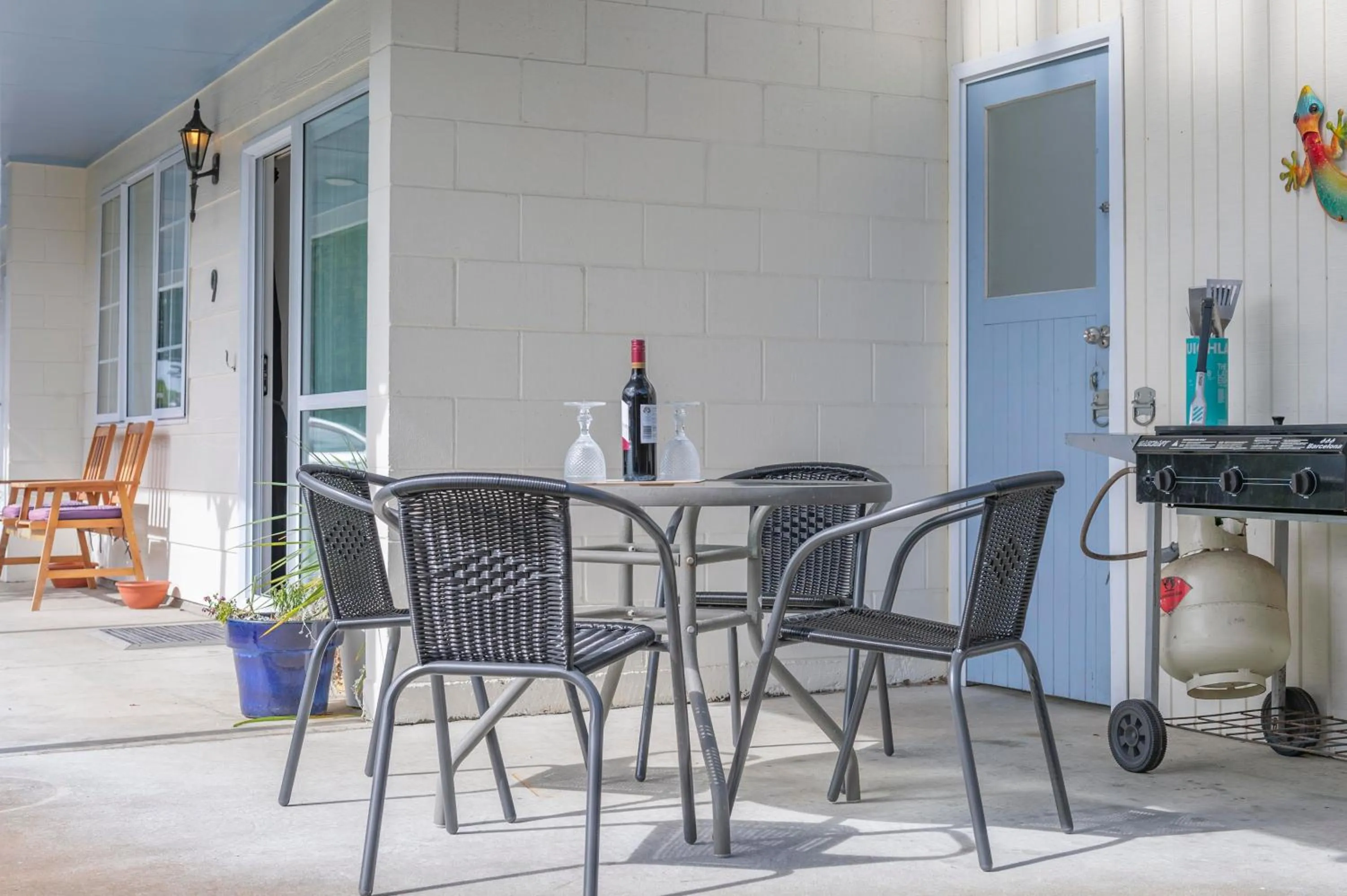 BBQ facilities in Kings Court Motel