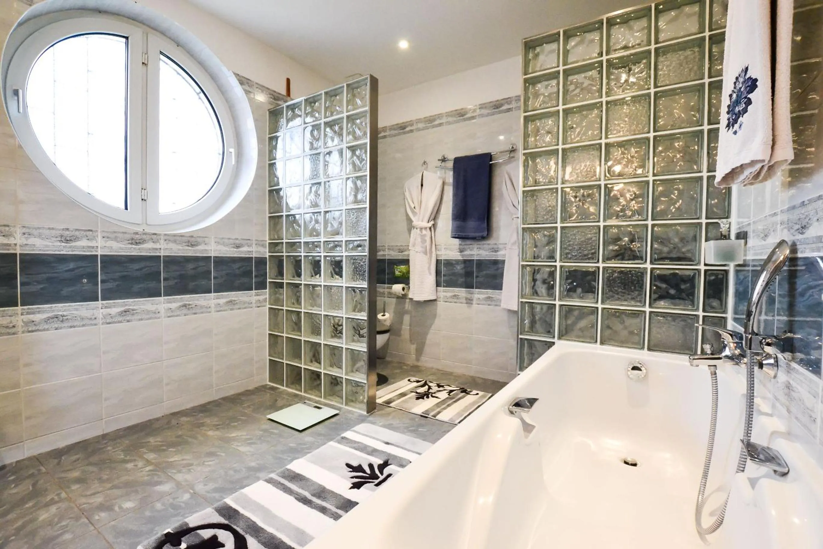 Toilet in B&B "Villa Fink"