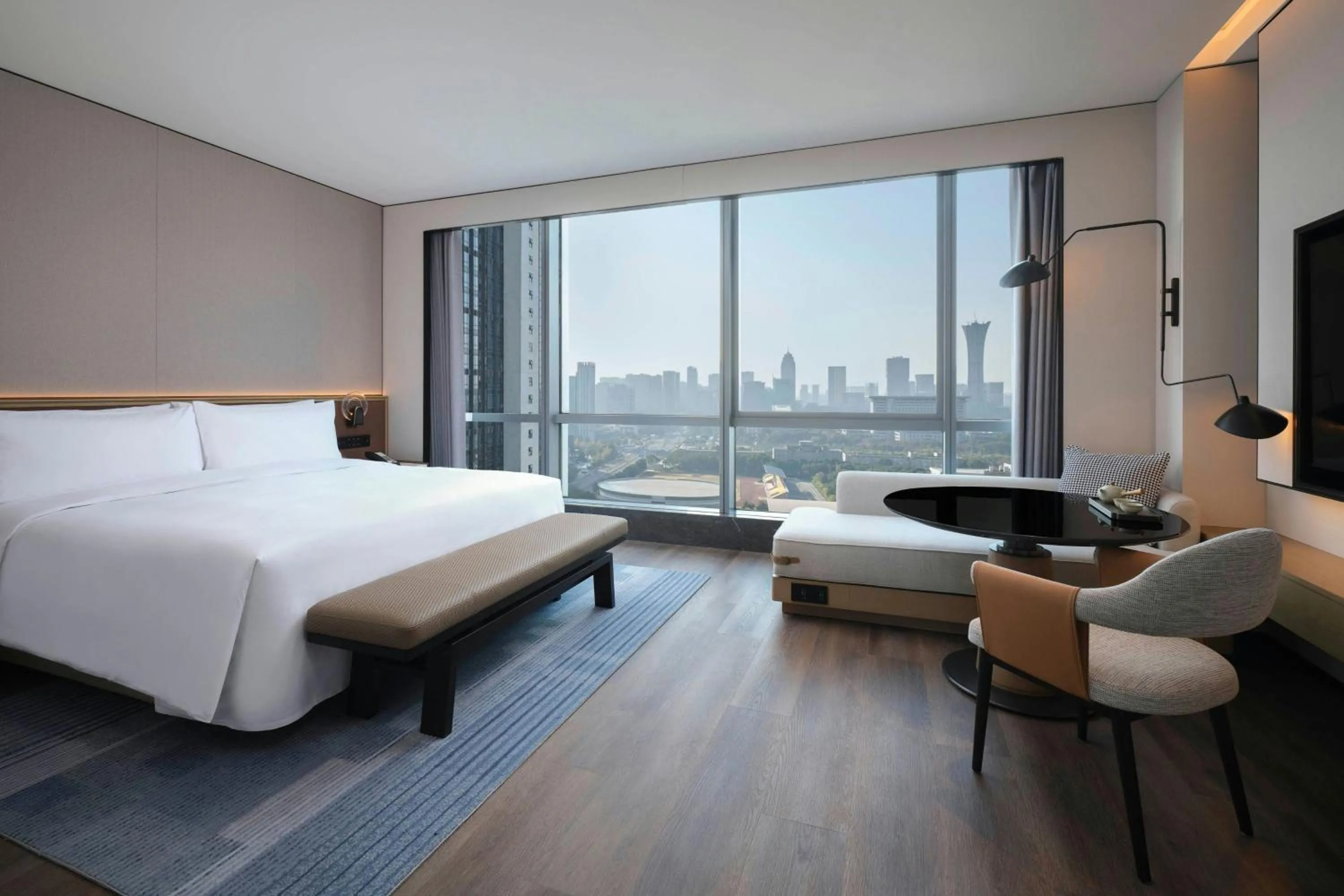 Photo of the whole room, Bed in Sheraton Ningbo Yinzhou