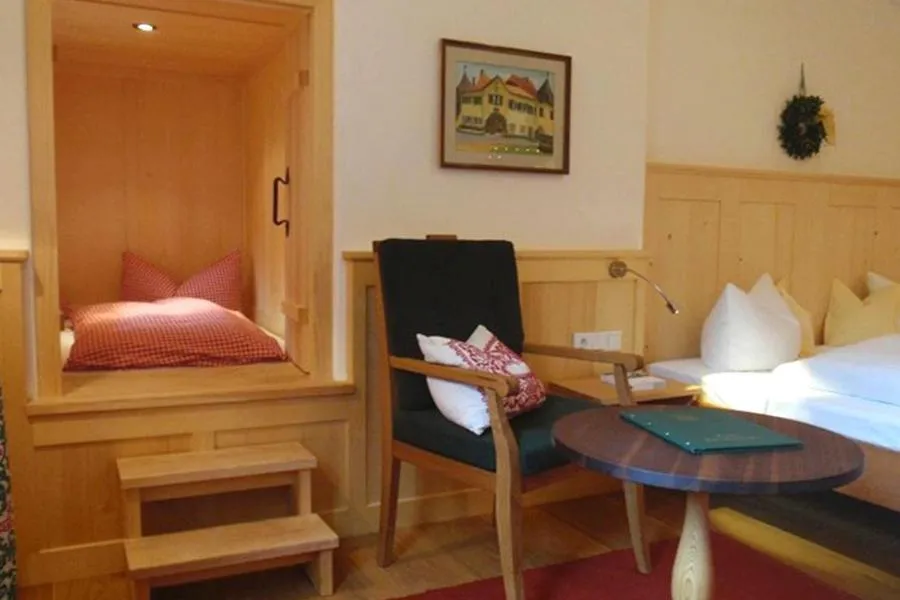 Bedroom, Bed in Romantik Hotel Zum Klosterbräu