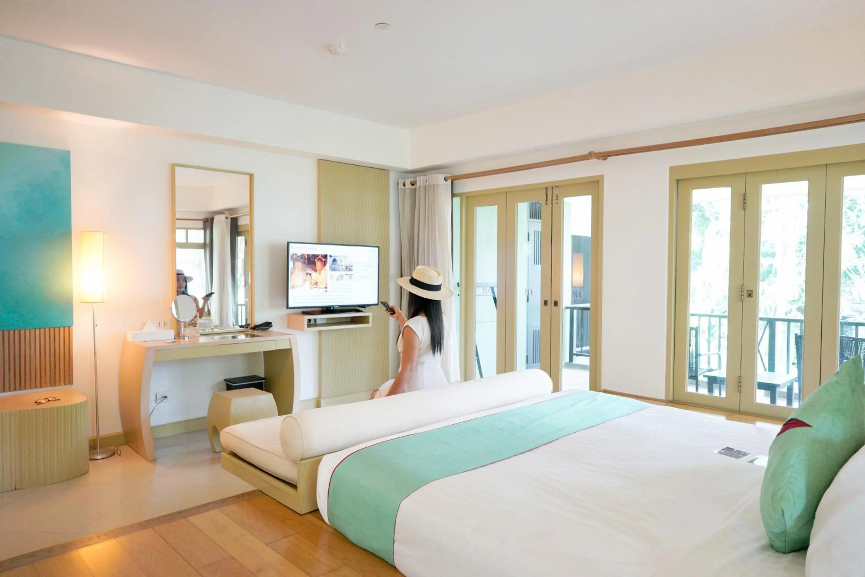 Photo of the whole room, Bed in Mercure Koh Chang Hideaway