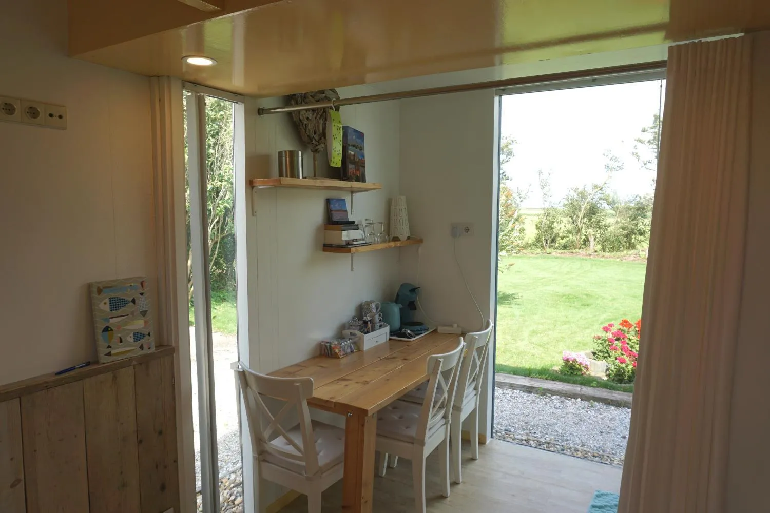 Seating area in B&B Zuiderkreek