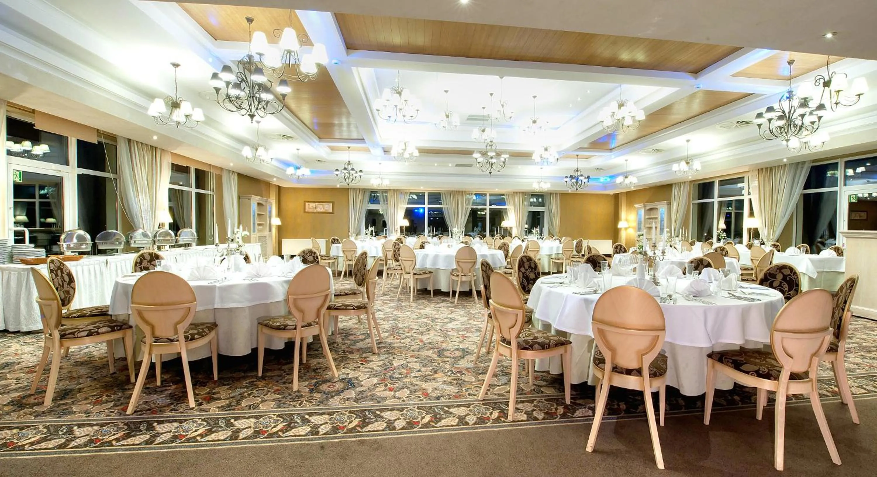 Restaurant/places to eat in Hotel Lipowy Most