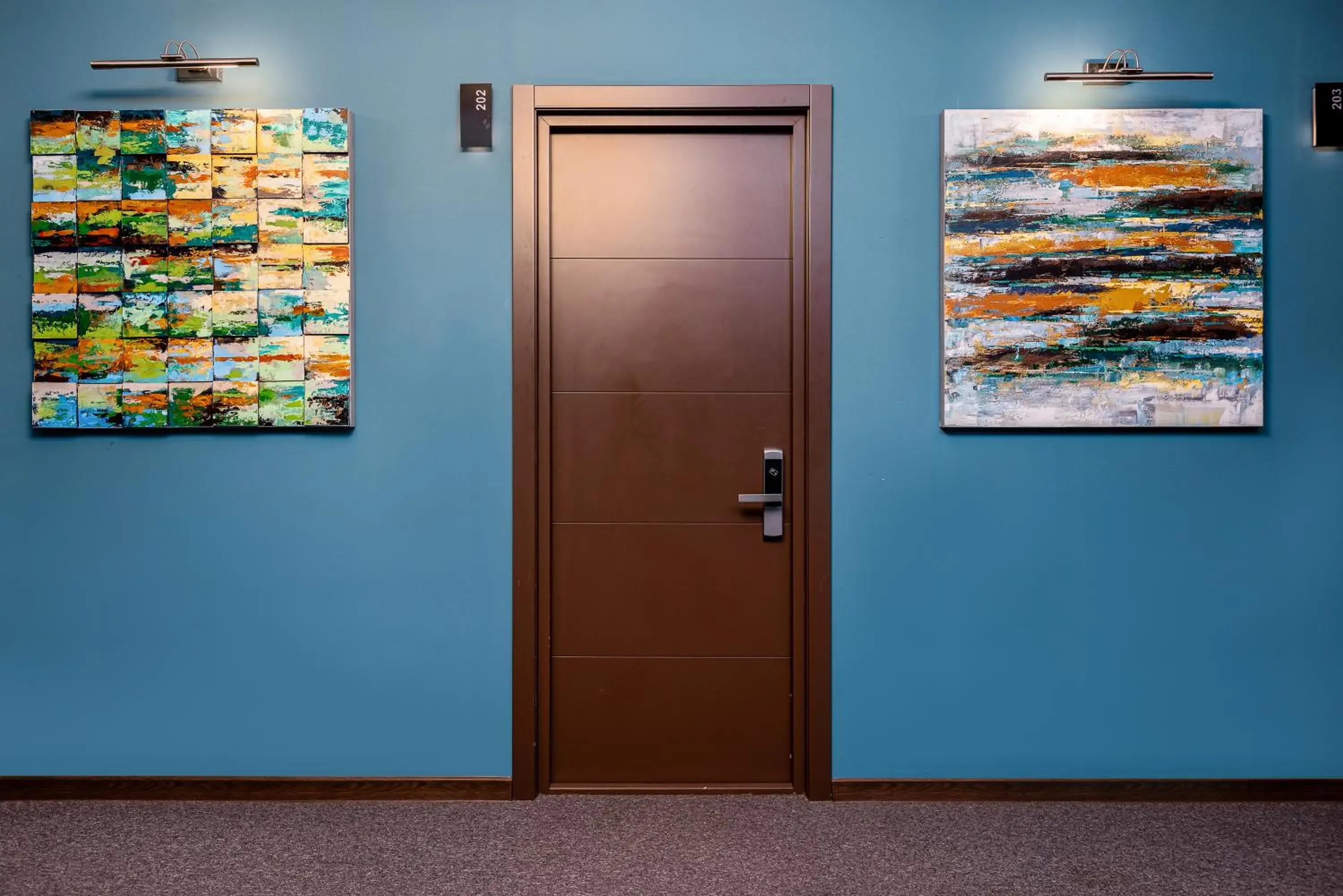 Facade/entrance in Kope Palace Facade/entrance in Kope Palace