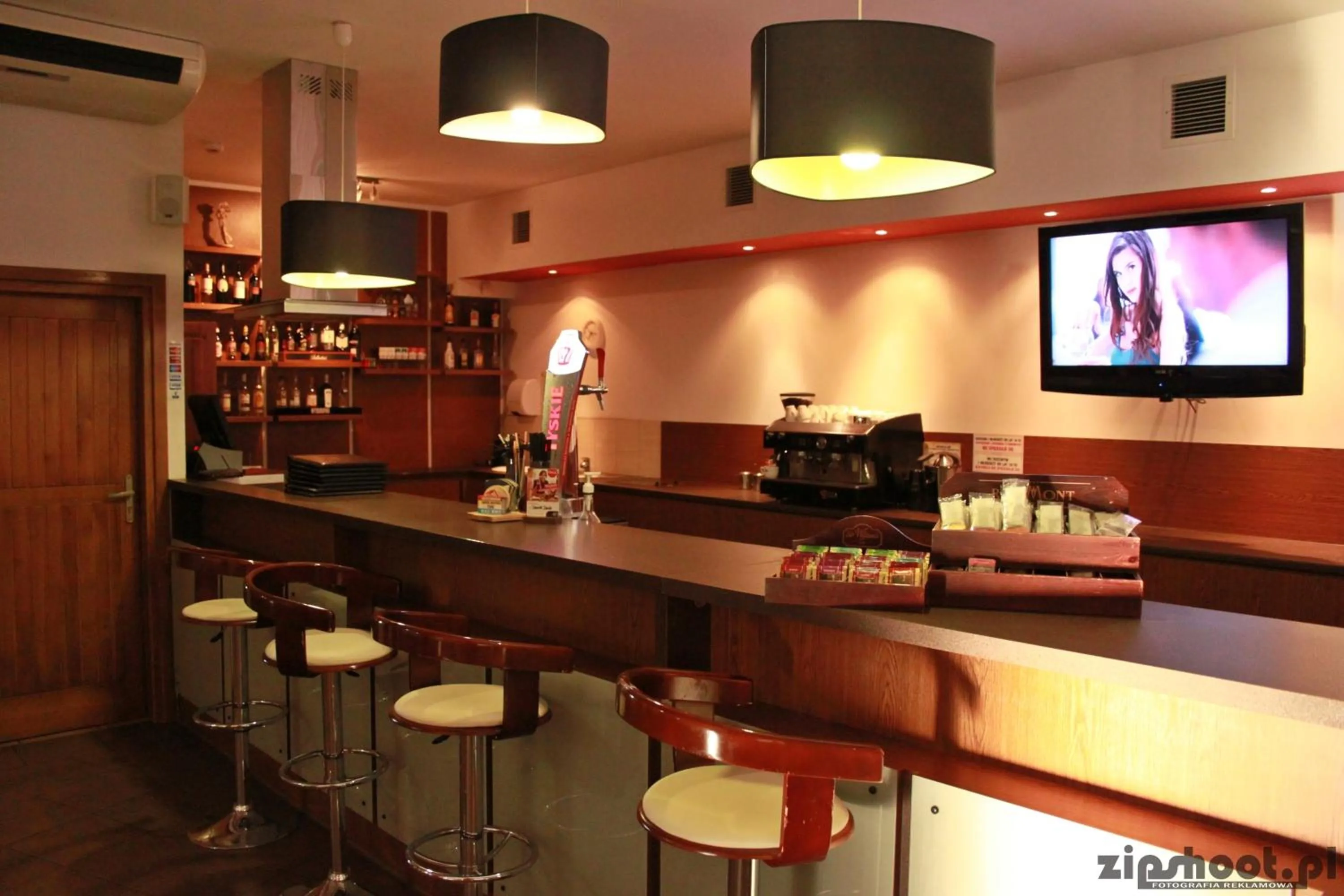 Restaurant/places to eat in Hotel LUKA