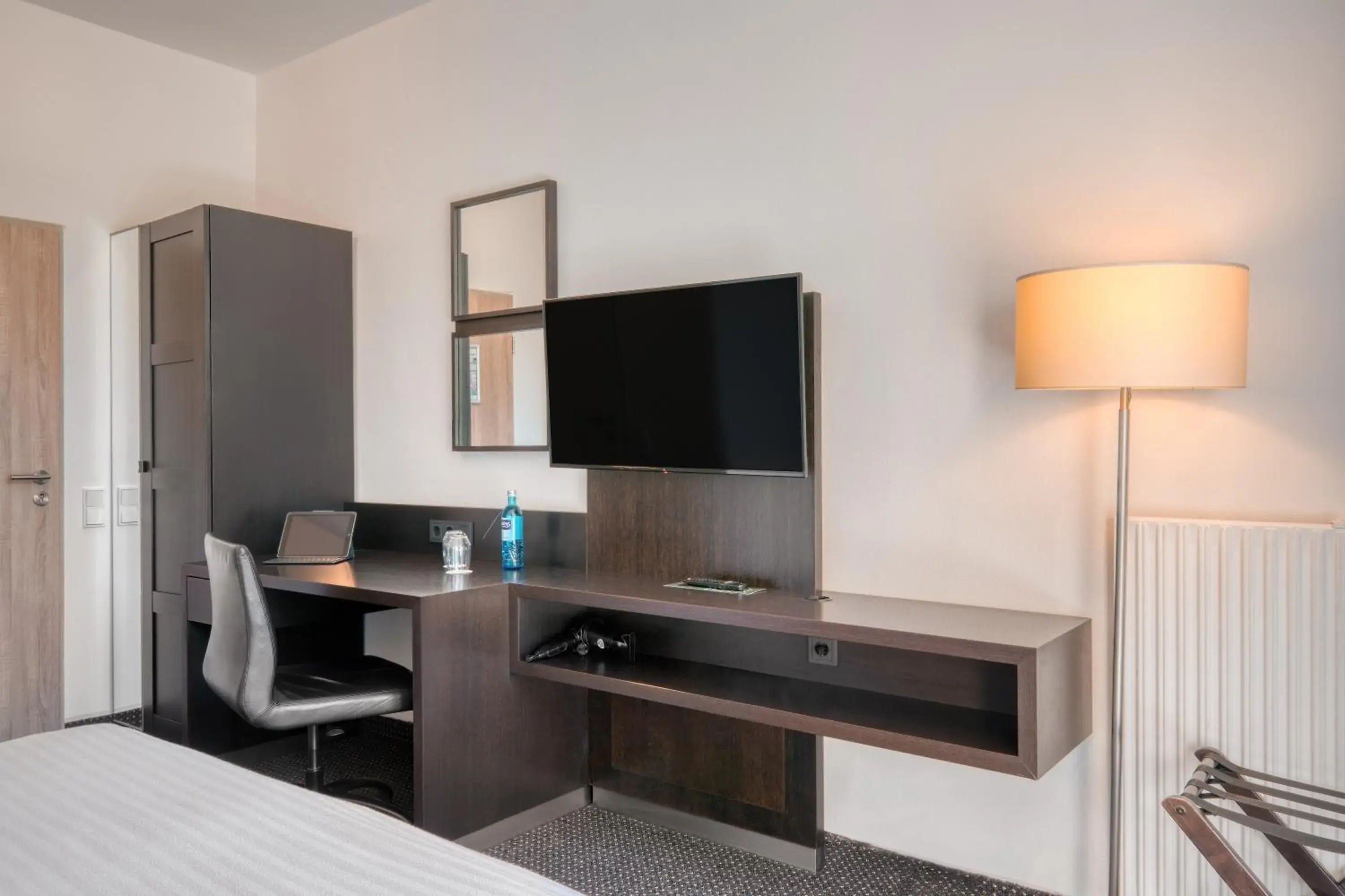 TV and multimedia, Bed in Waldhotel TV and multimedia, Bed in Waldhotel