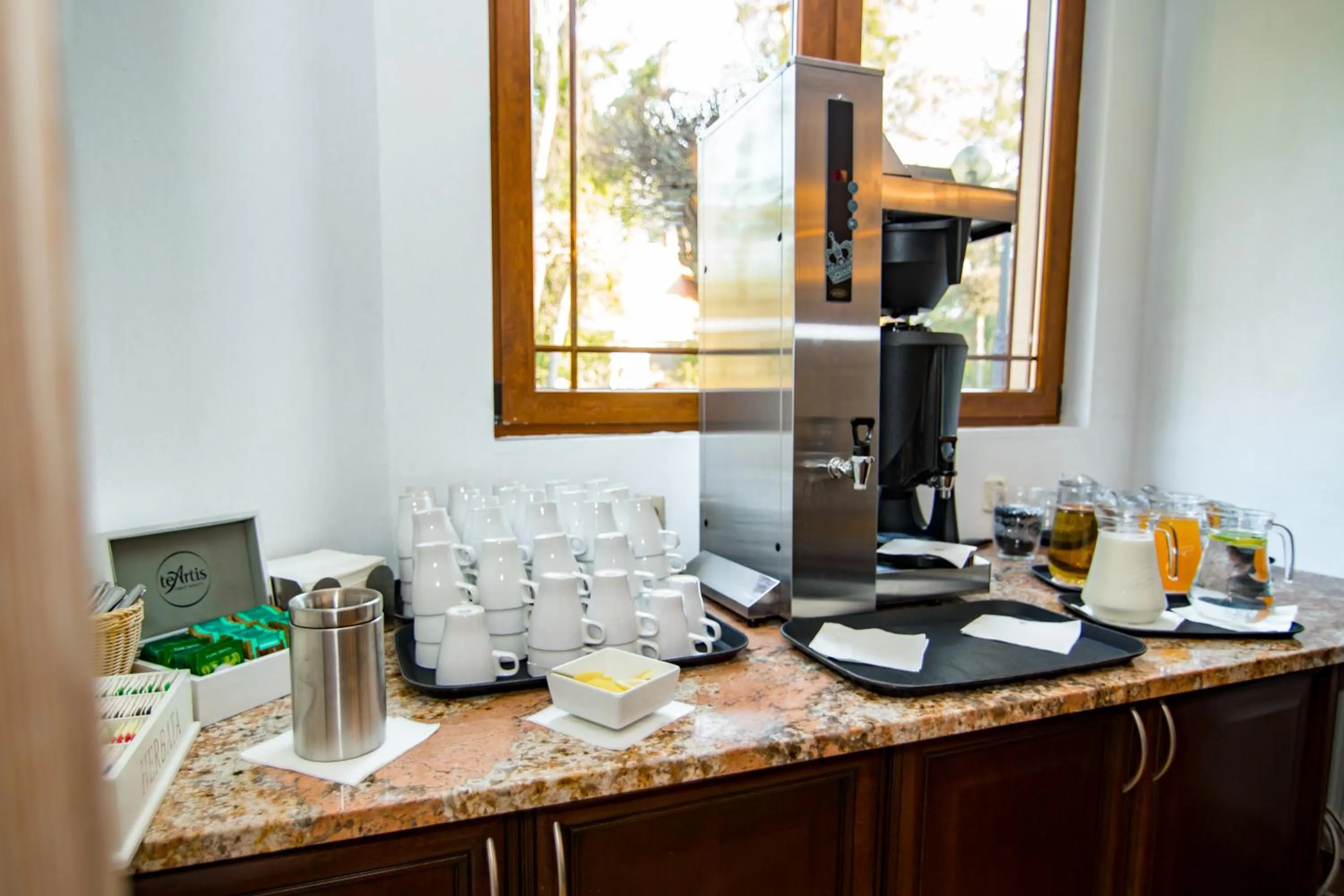 Coffee/tea facilities in Paula Wellness & SPA