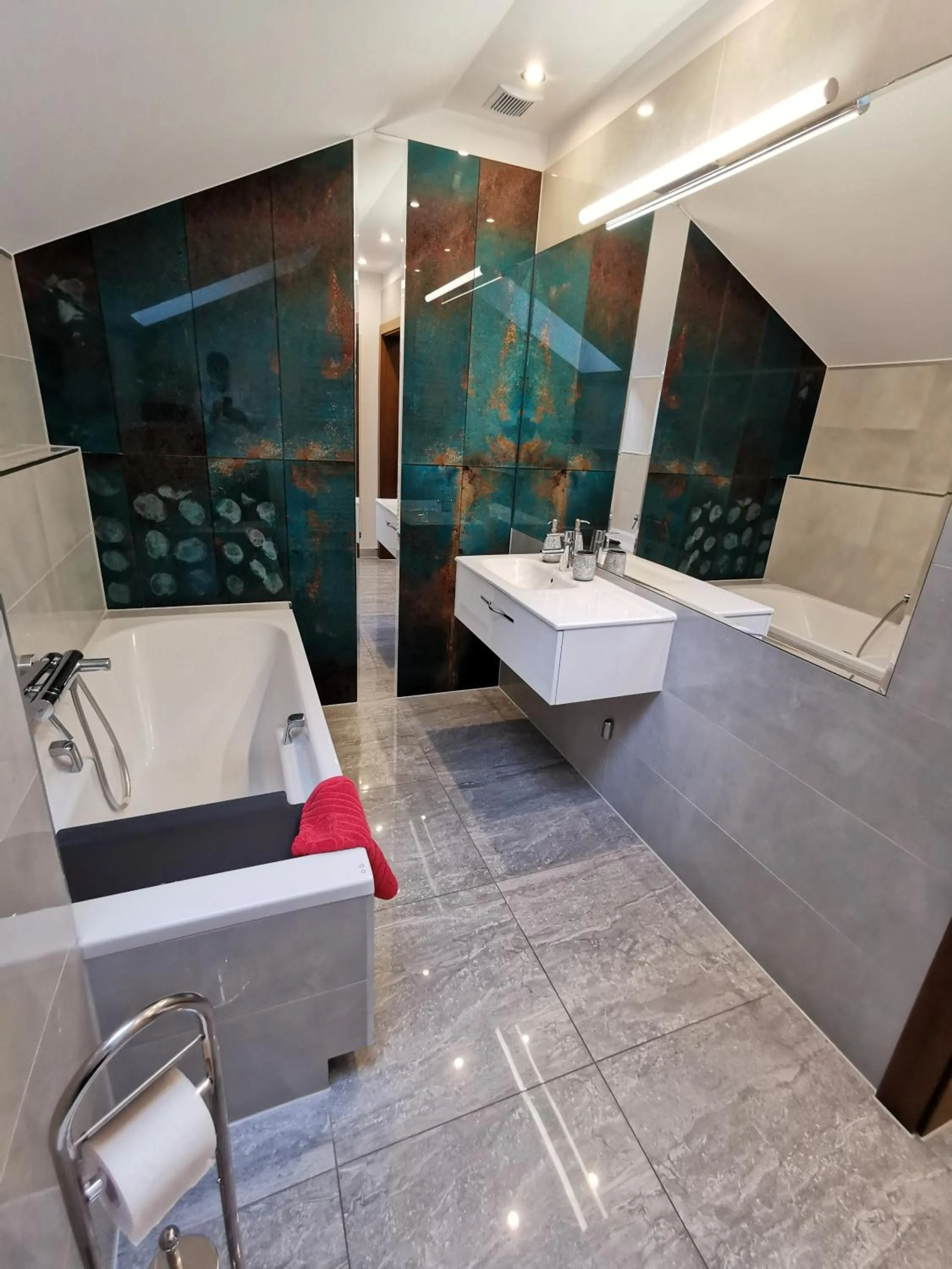 Shower in Paula Wellness & SPA