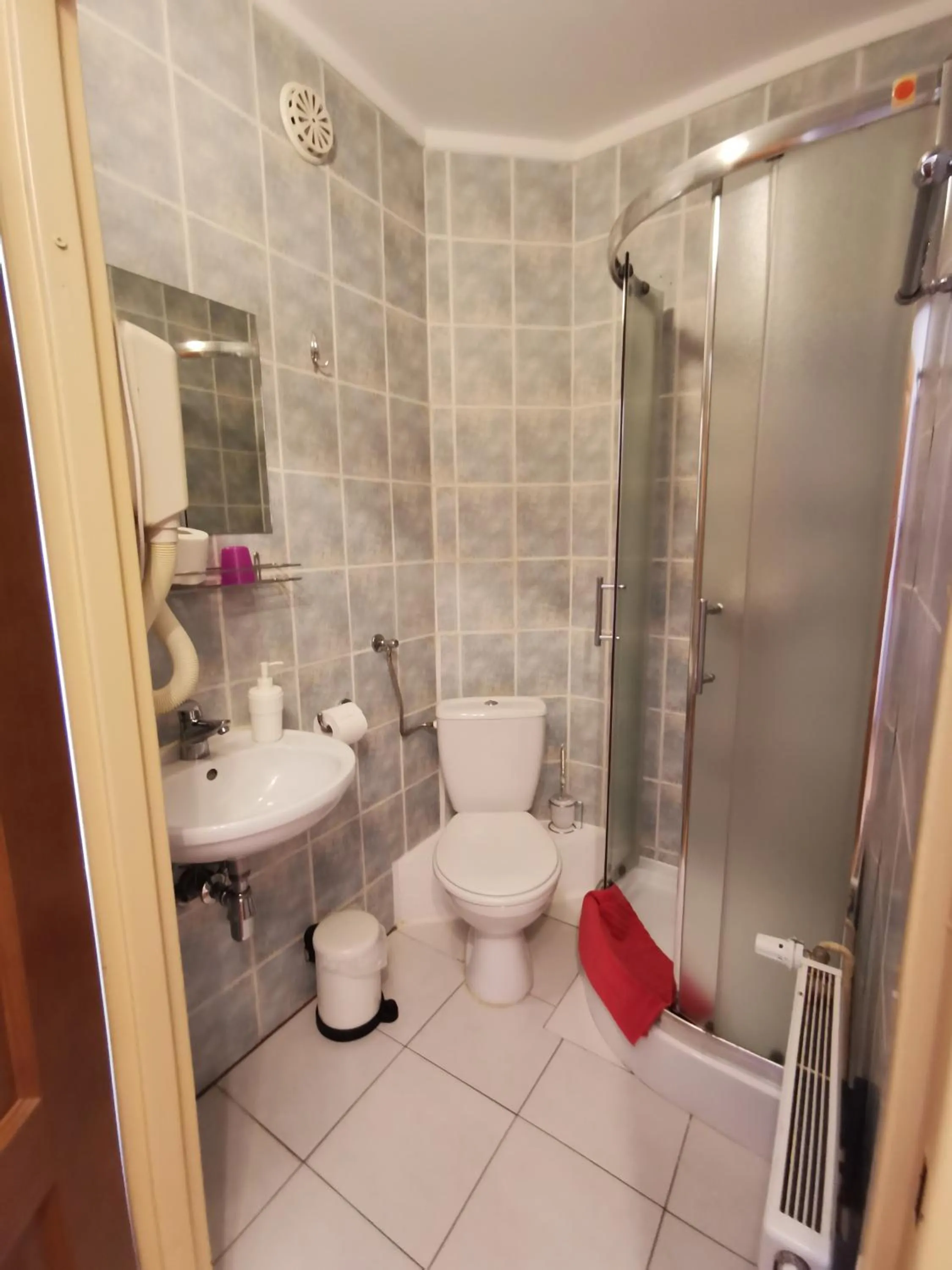 Shower in Paula Wellness & SPA