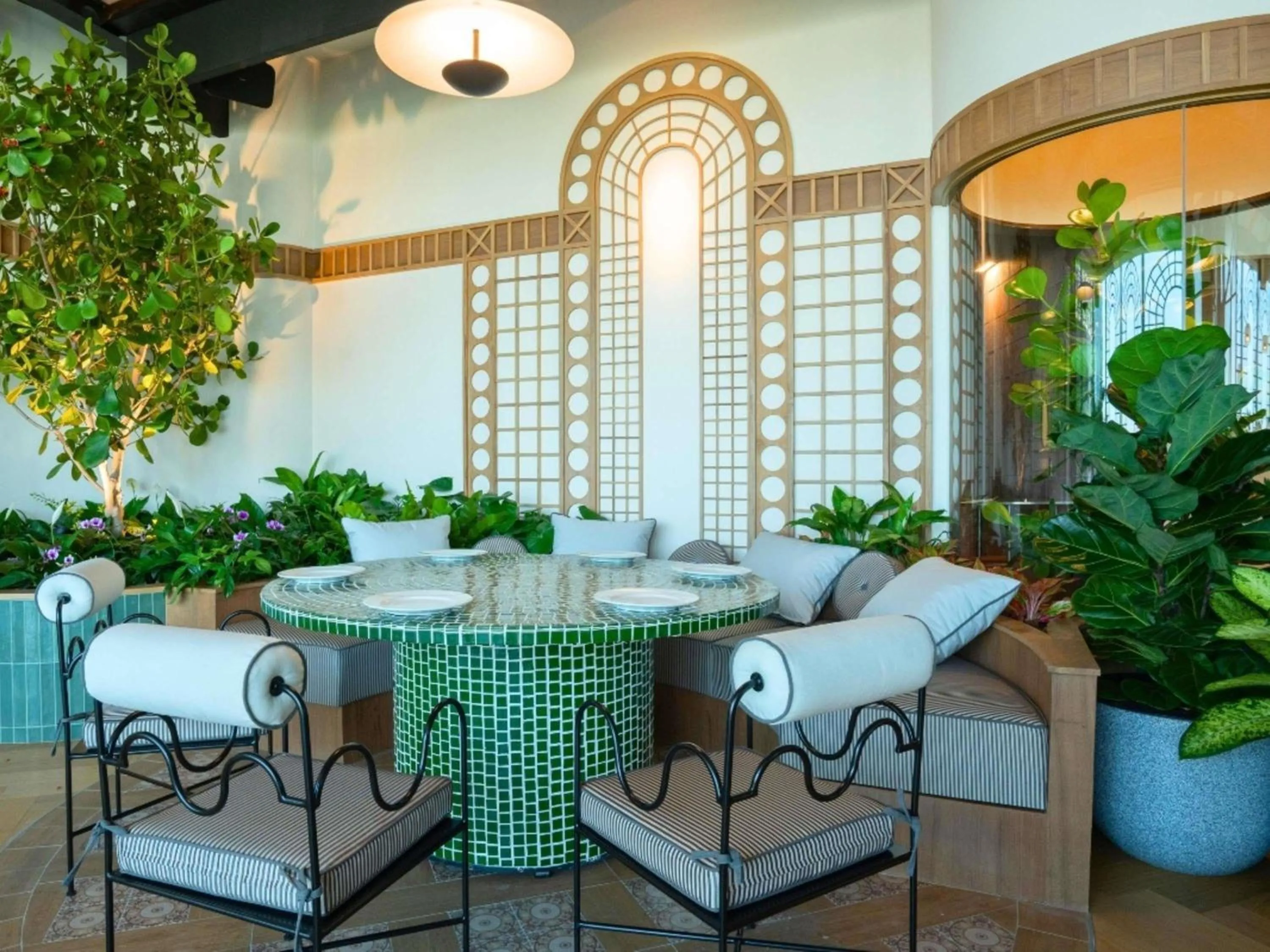 Restaurant/places to eat in SO/ Bangkok