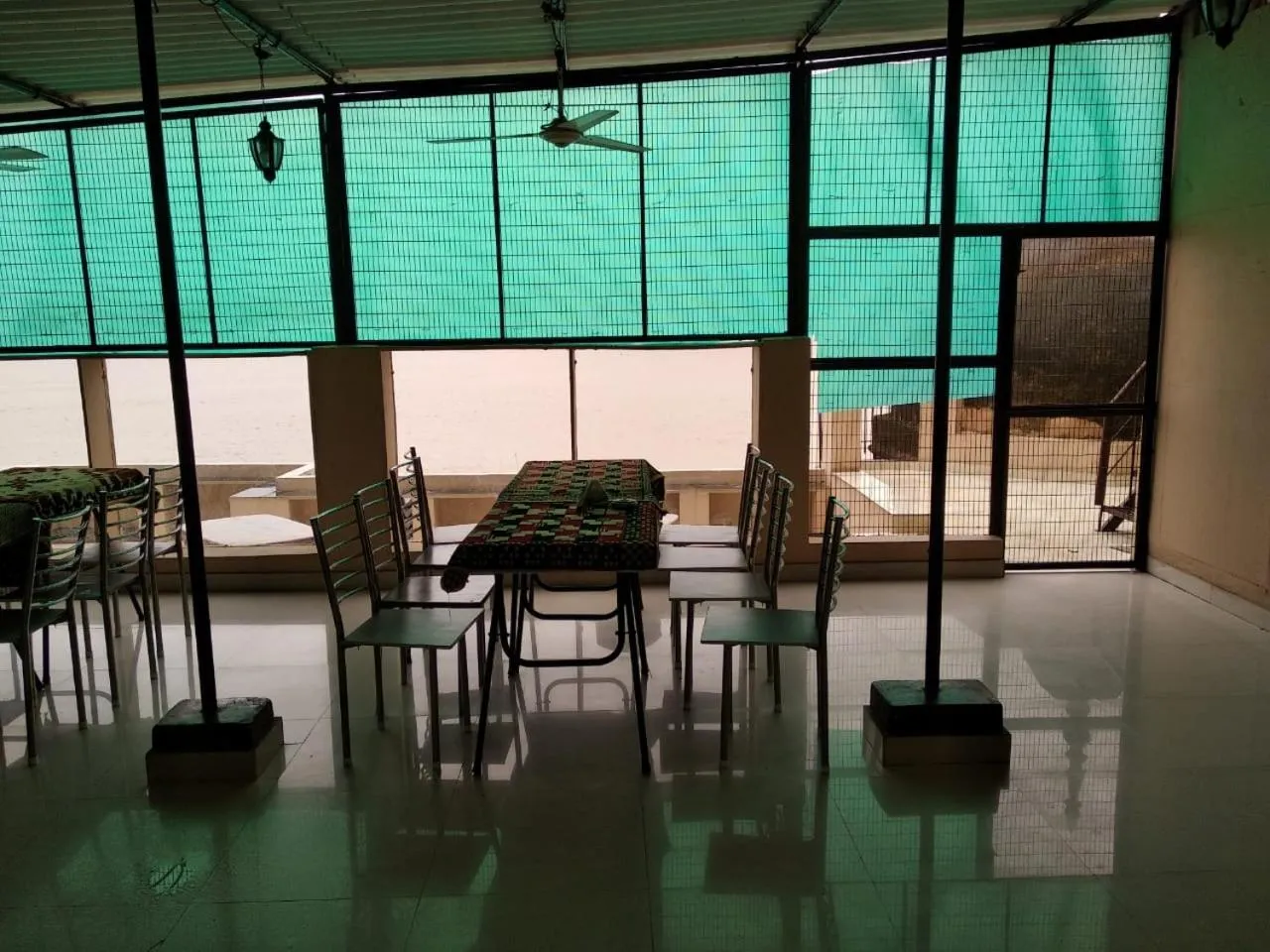 Dwivedi Hotels Palace On Steps