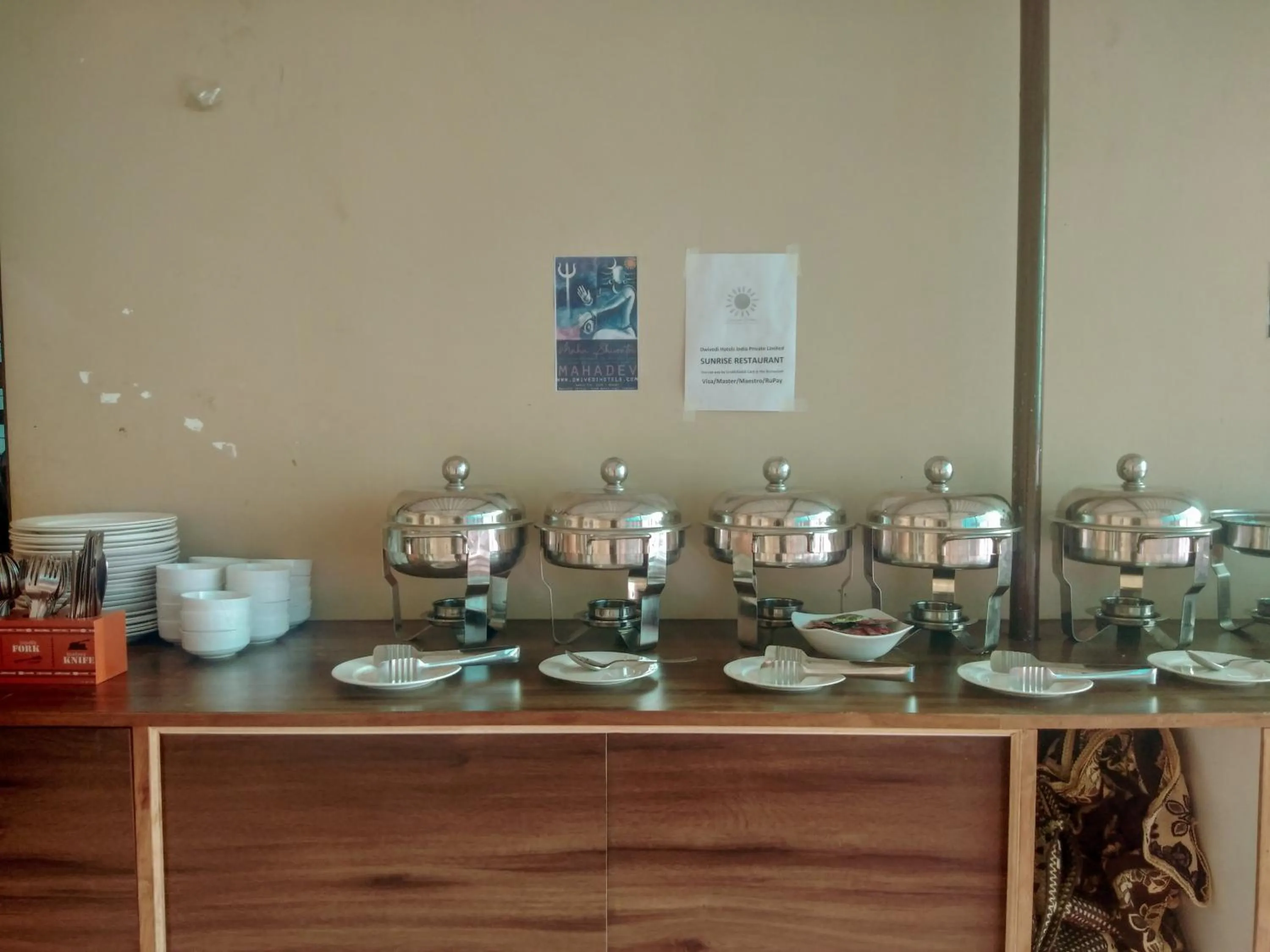 Dwivedi Hotels Palace On Steps