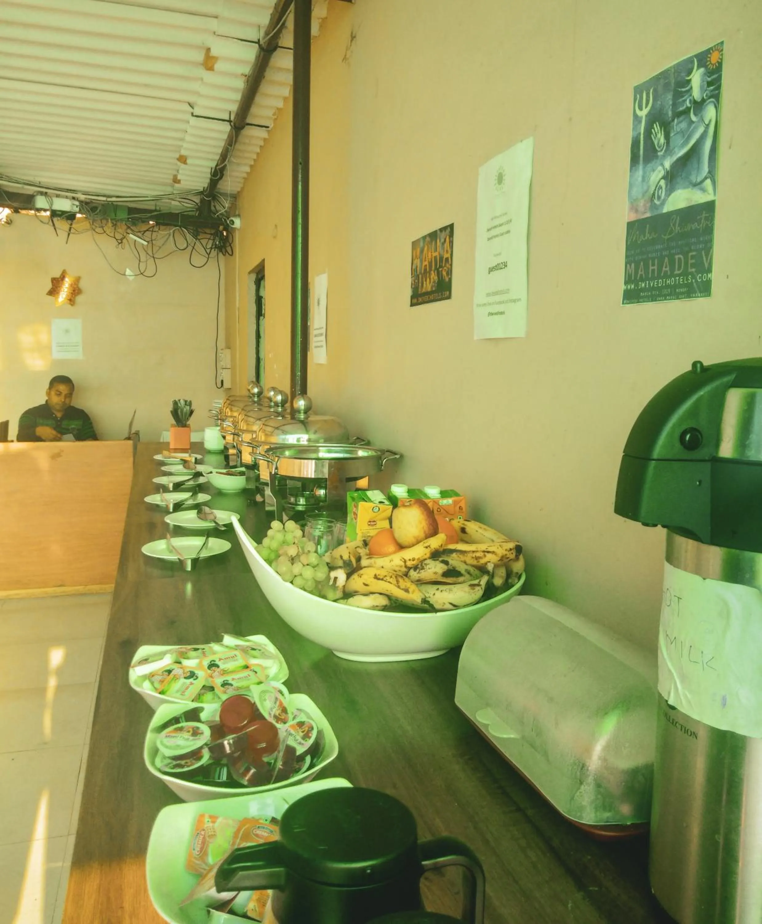 Dwivedi Hotels Palace On Steps