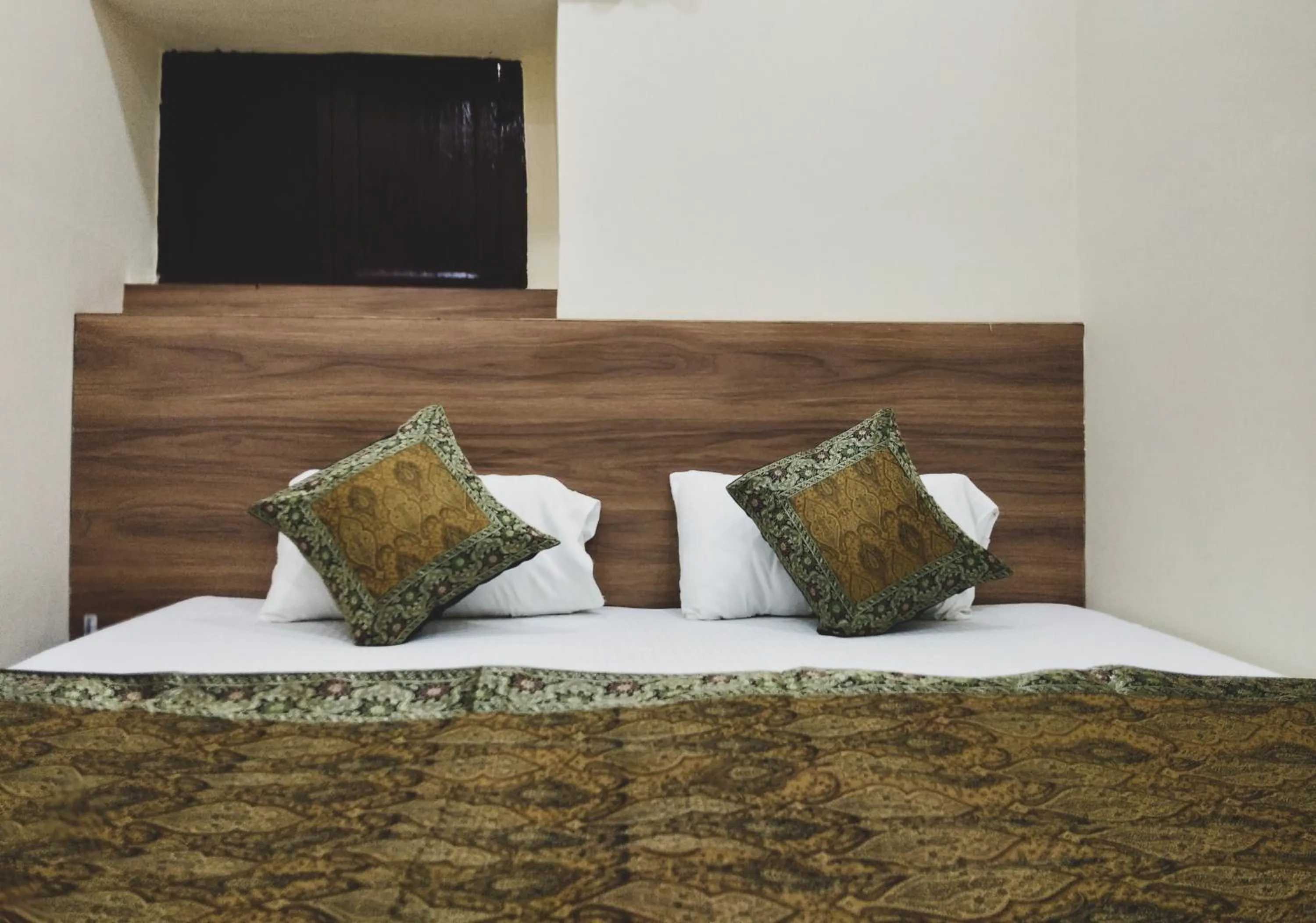 Bed in Dwivedi Hotels Palace On Steps