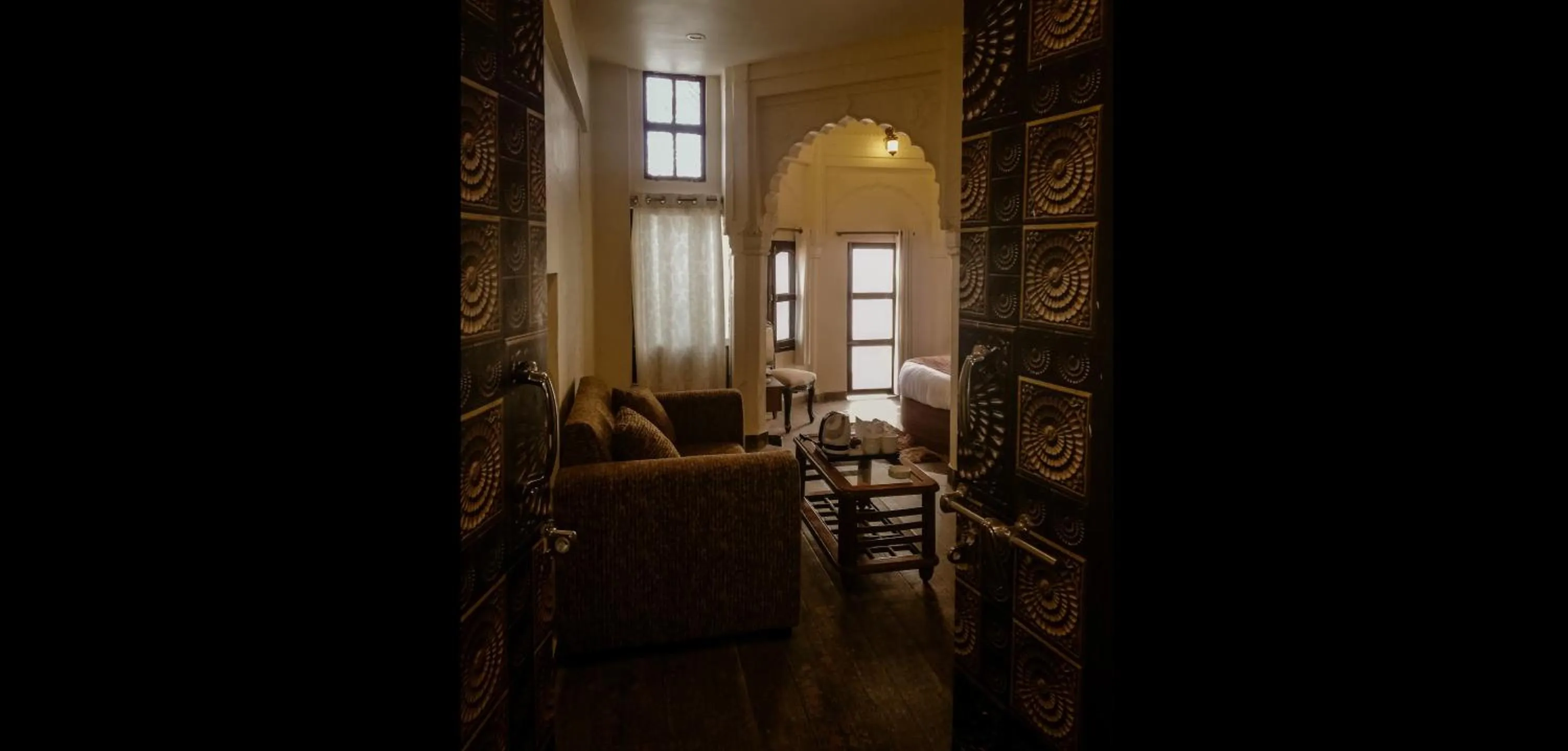 Dwivedi Hotels Palace On Steps