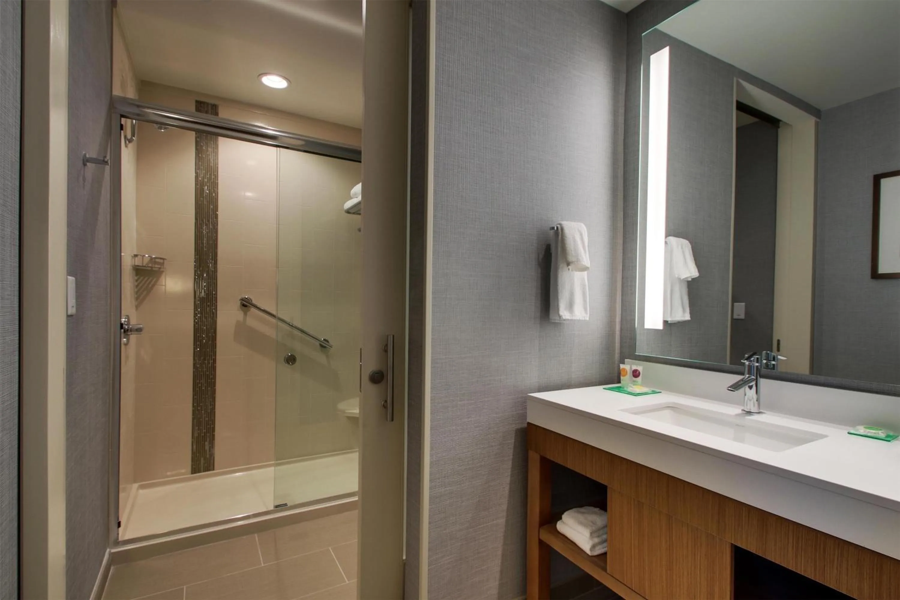 Bathroom in Hyatt Place Milwaukee Downtown