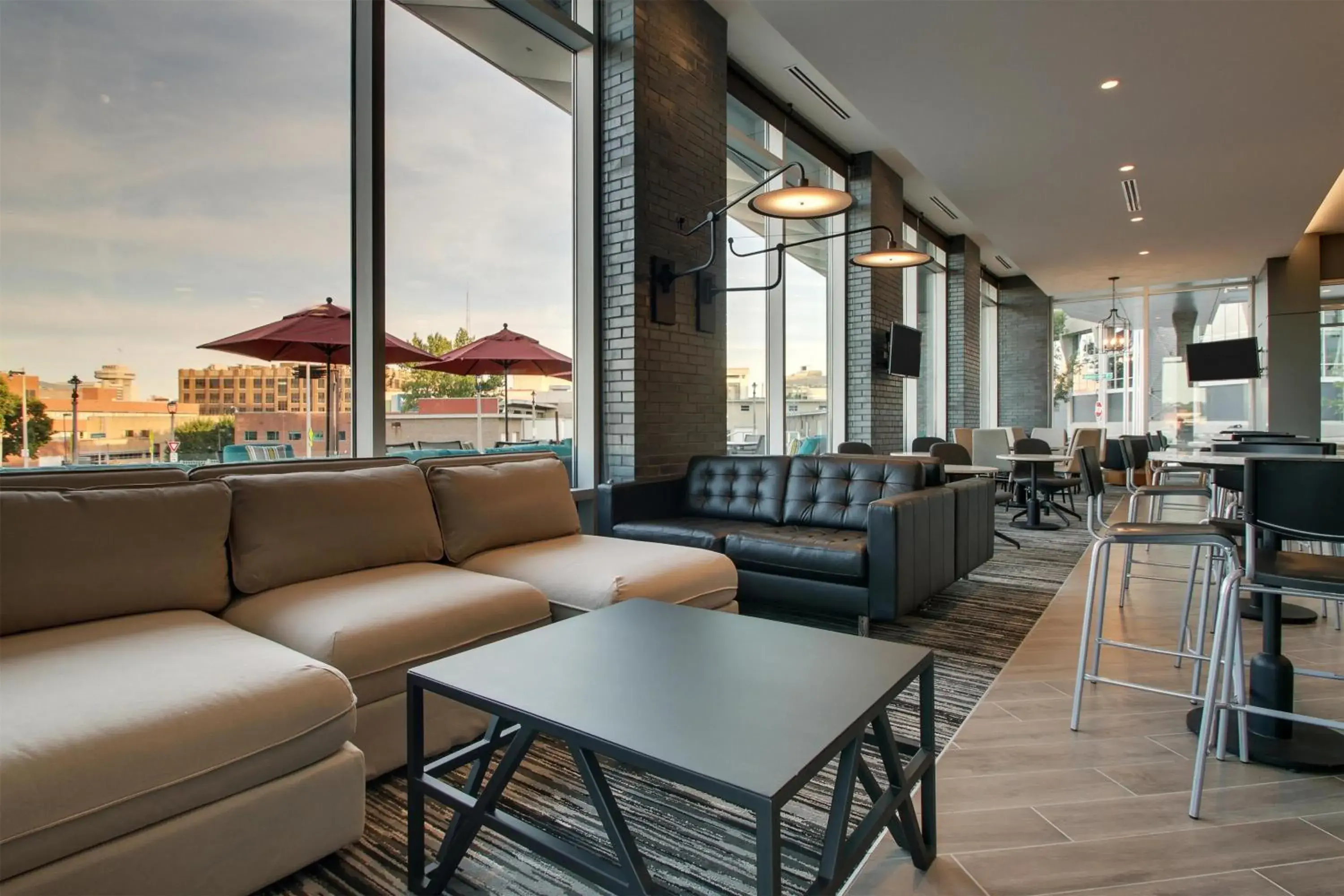 Lounge or bar in Hyatt Place Milwaukee Downtown Lounge or bar in Hyatt Place Milwaukee Downtown