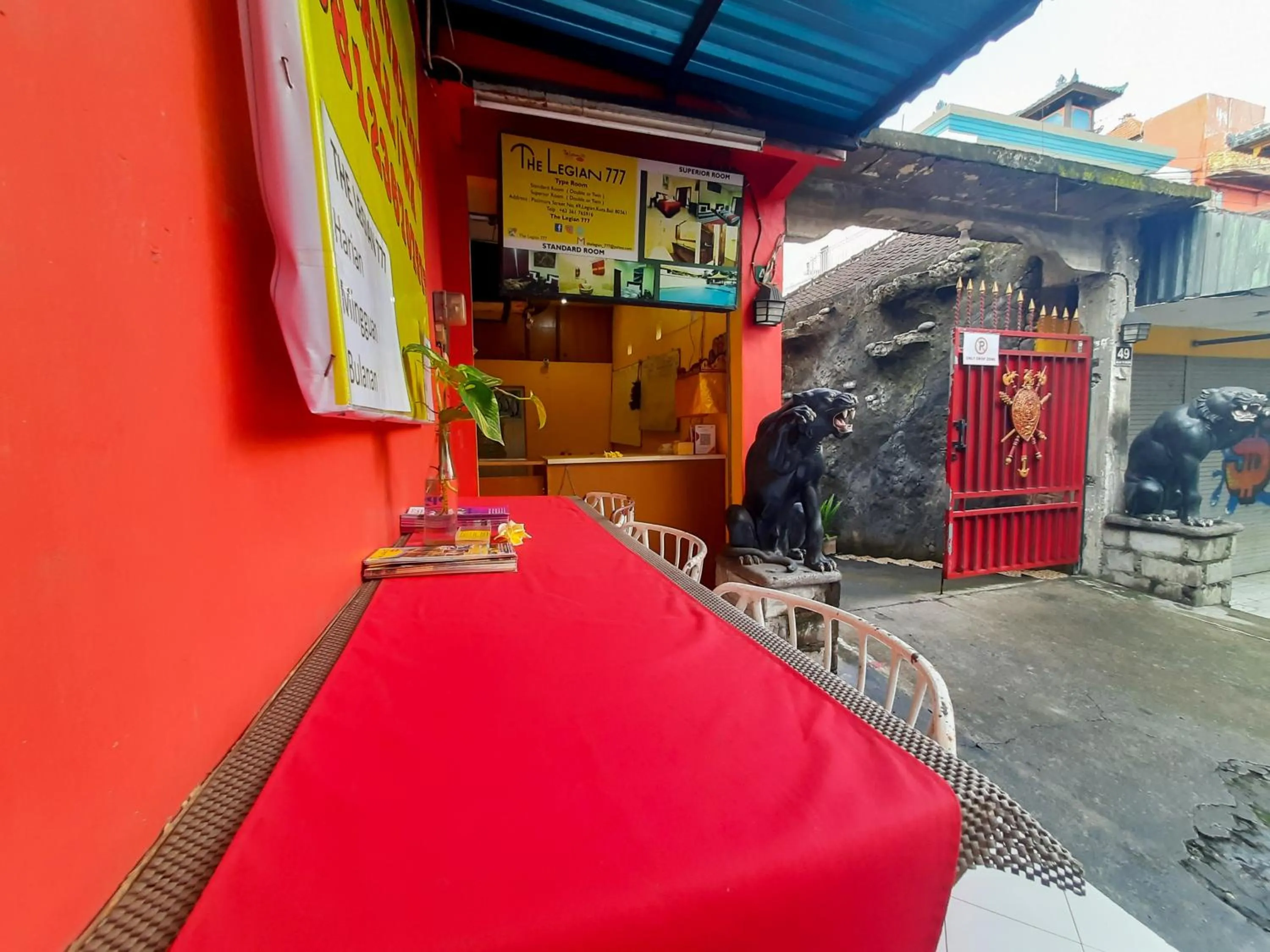 Lobby or reception in The Legian 777