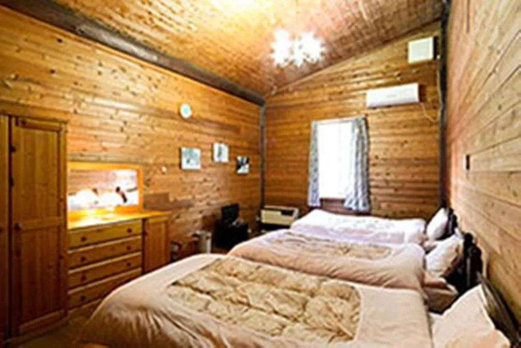 Bed in Canadian Village Goryu