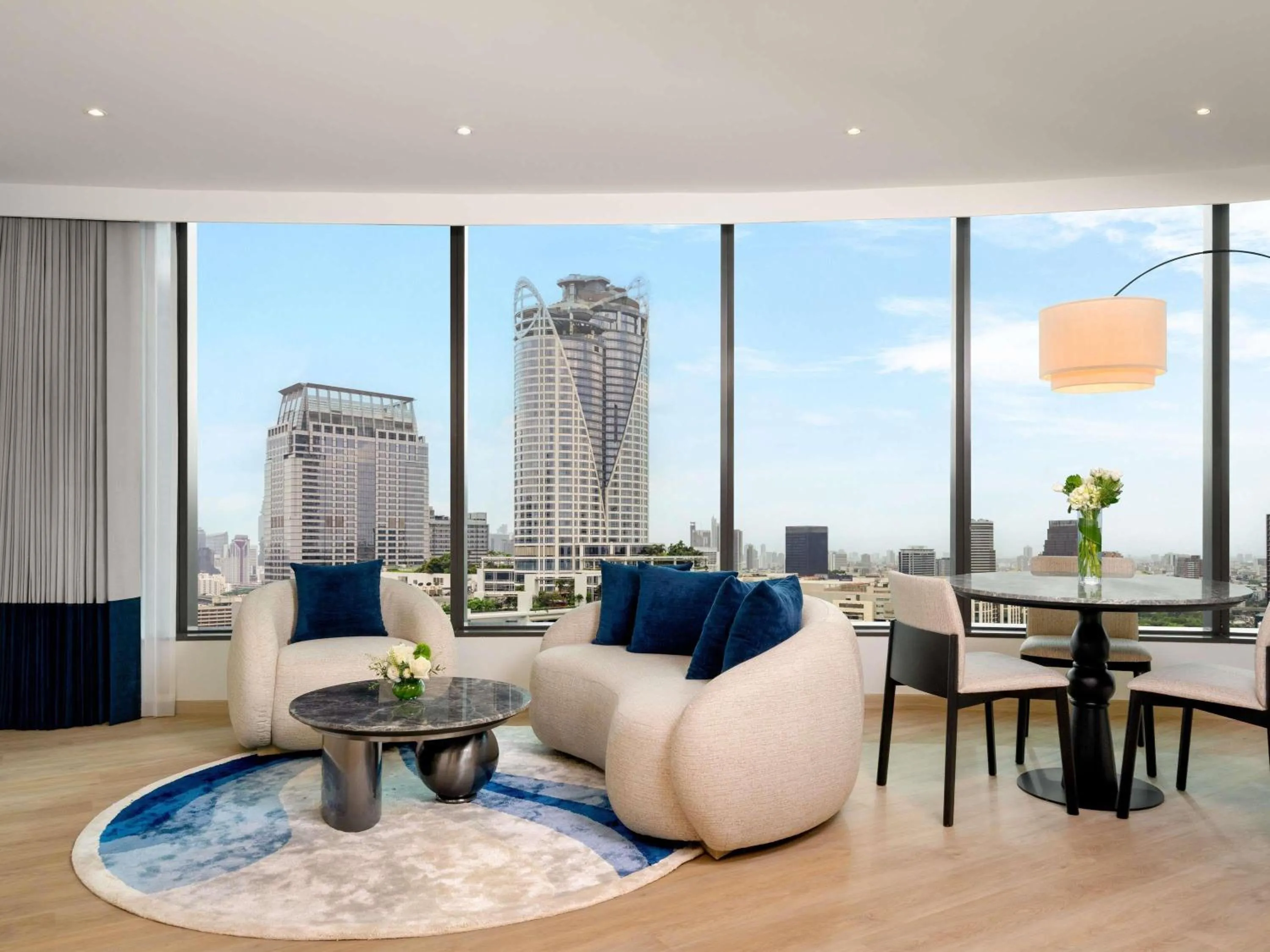 Bedroom in Novotel Bangkok Platinum Pratunam