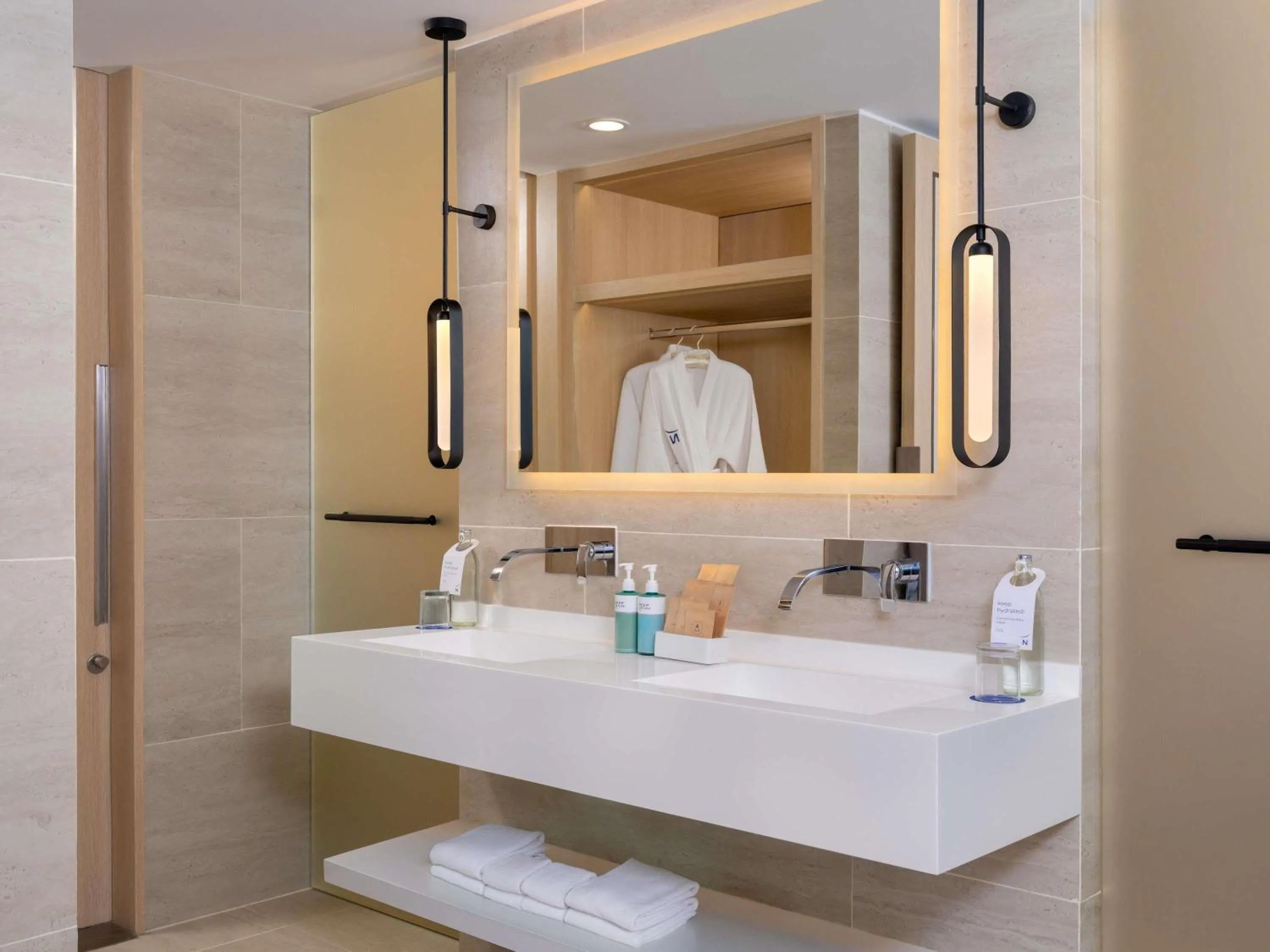 Bedroom in Novotel Bangkok Platinum Pratunam