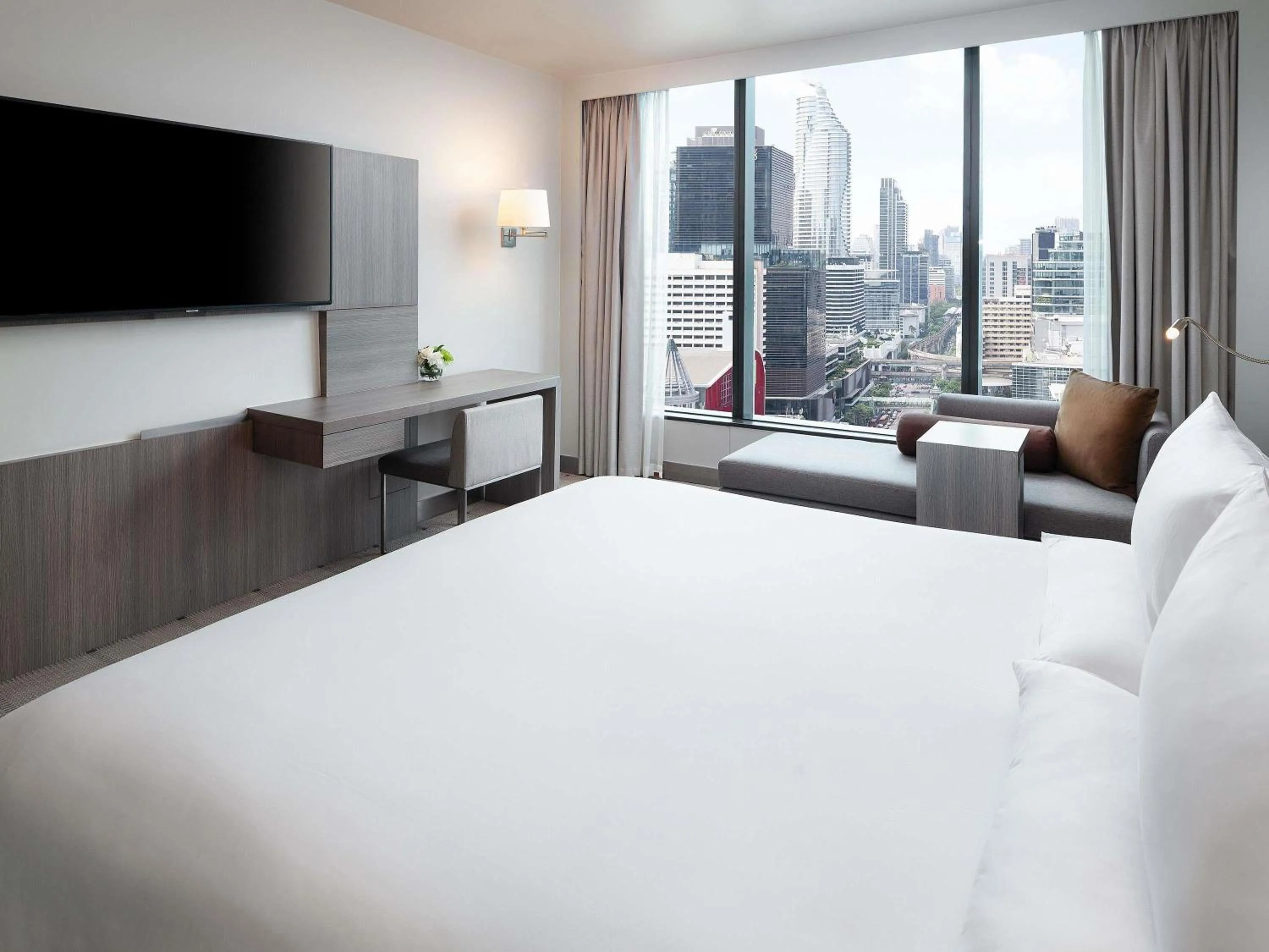 Bedroom, Bed in Novotel Bangkok Platinum Pratunam
