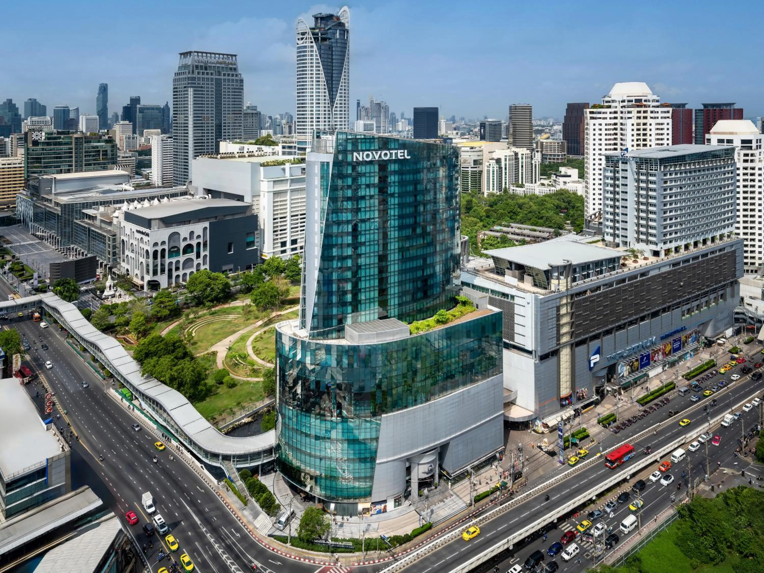 Property building in Novotel Bangkok Platinum Pratunam