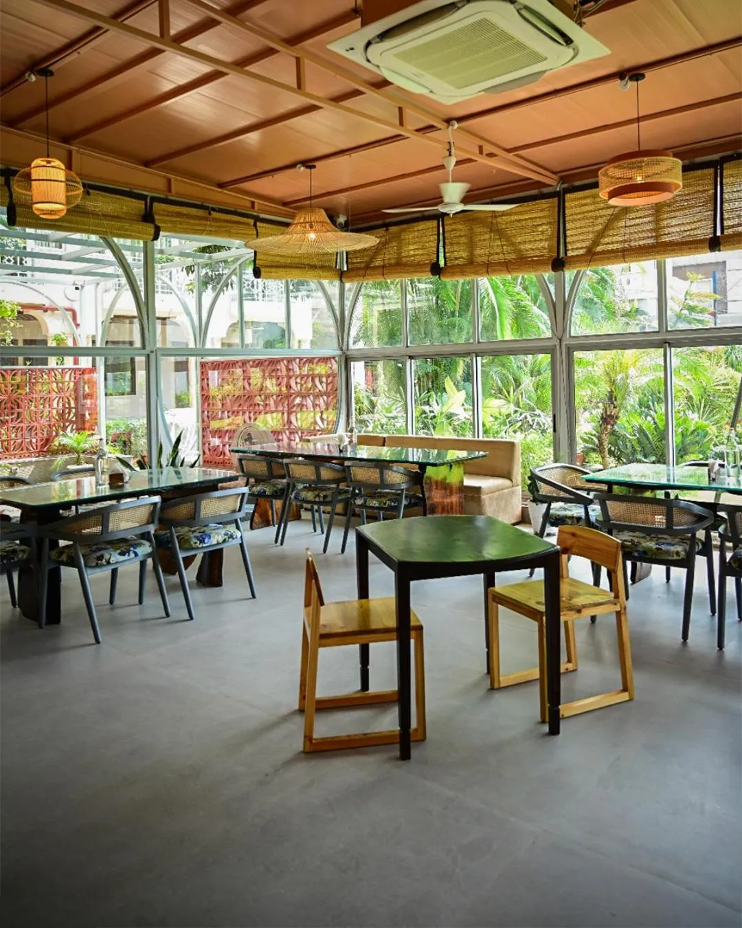 Coffee/tea facilities in Hotel Surya, Kaiser Palace