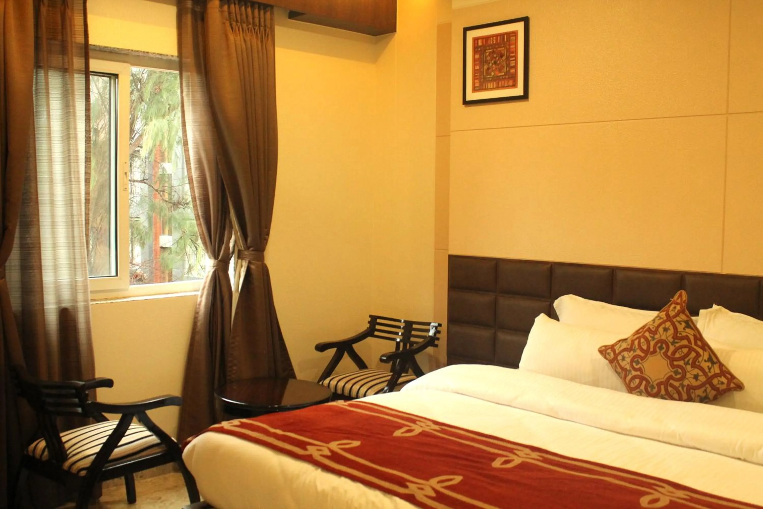 Bedroom, Bed in Hotel Surya, Kaiser Palace