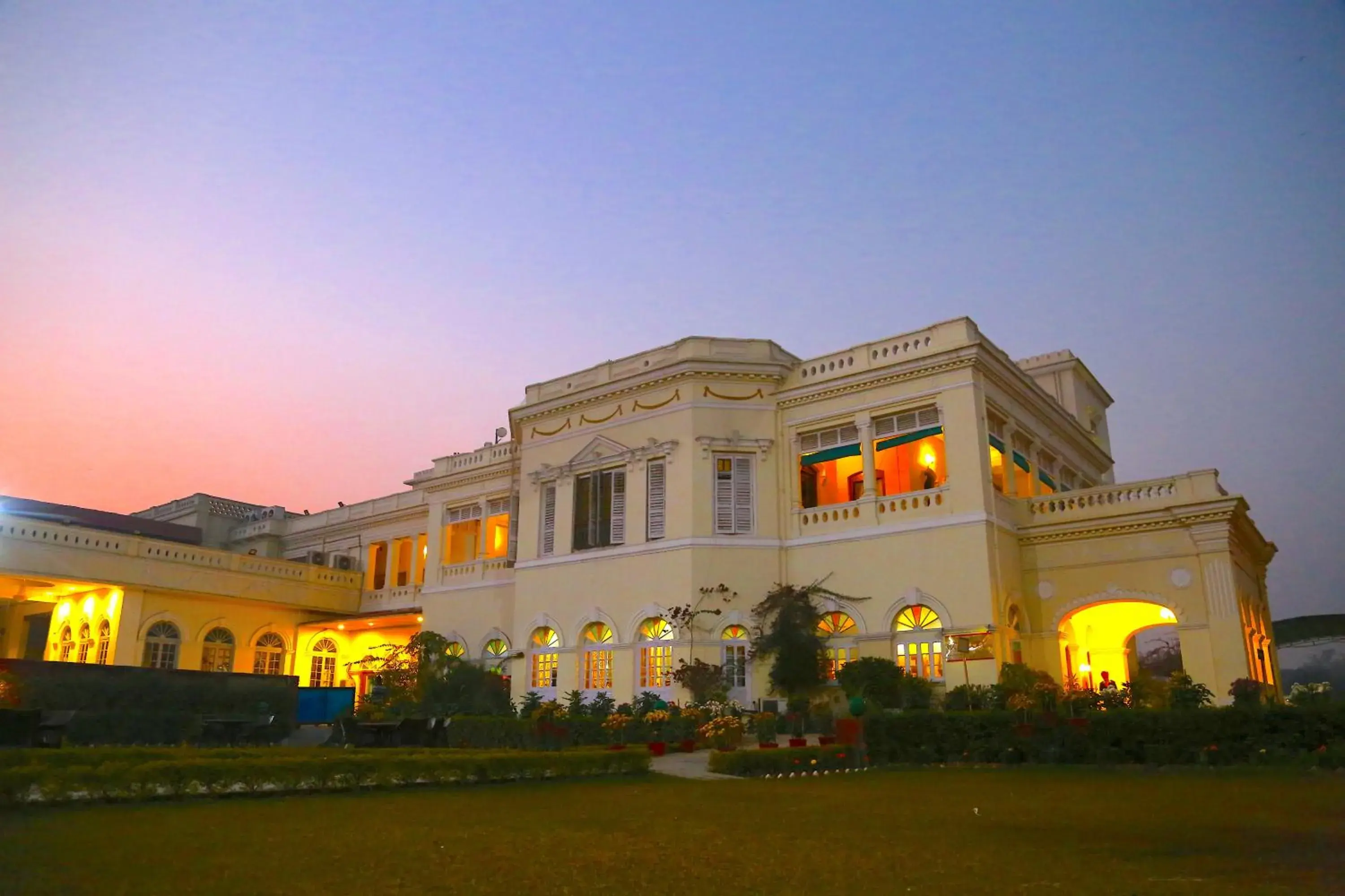 Restaurant/places to eat in Hotel Surya, Kaiser Palace Restaurant/places to eat in Hotel Surya, Kaiser Palace