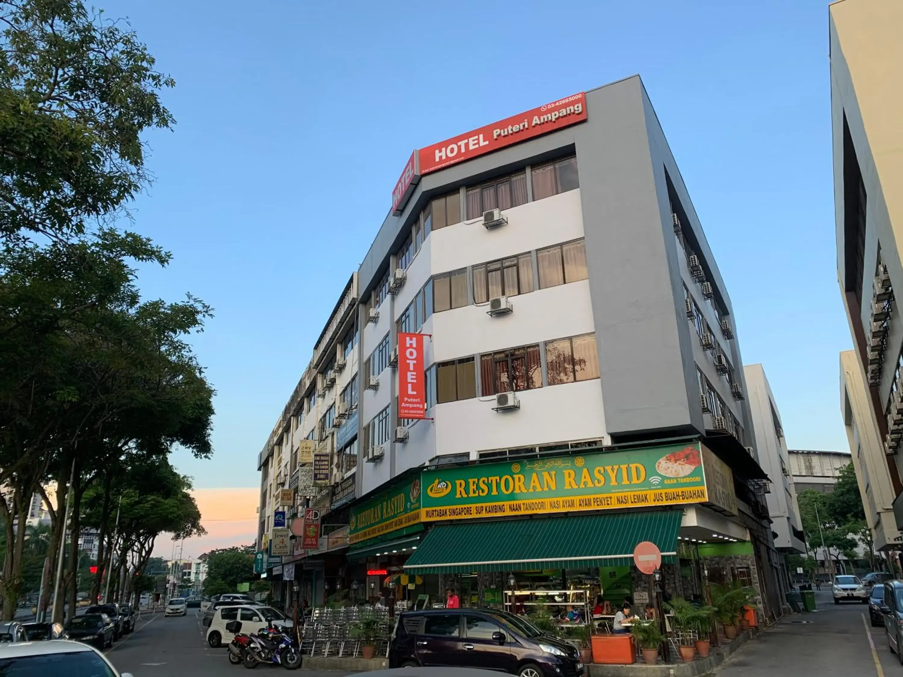 Property building in Puteri Ampang Hotel Property building in Puteri Ampang Hotel