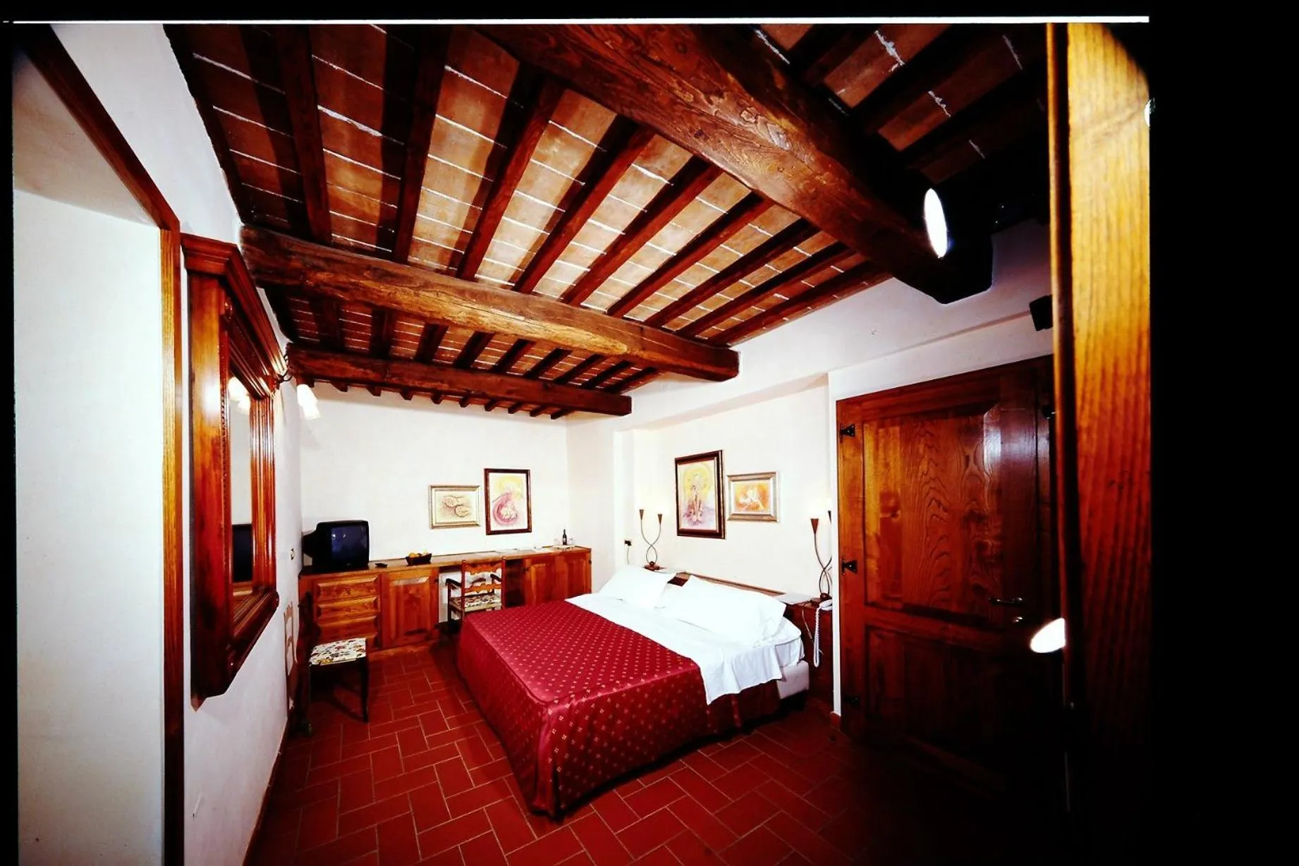 Photo of the whole room, Bed in Fattoria Pianetti