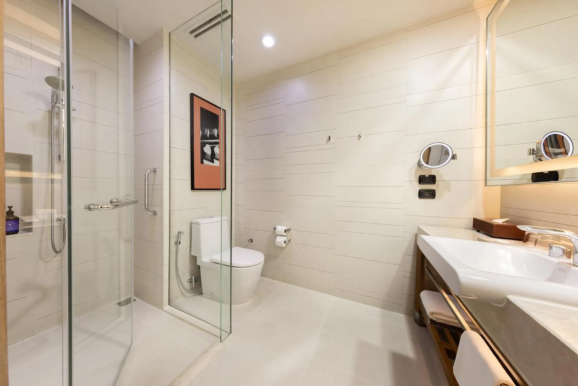 Shower in Eastin Grand Hotel Sathorn